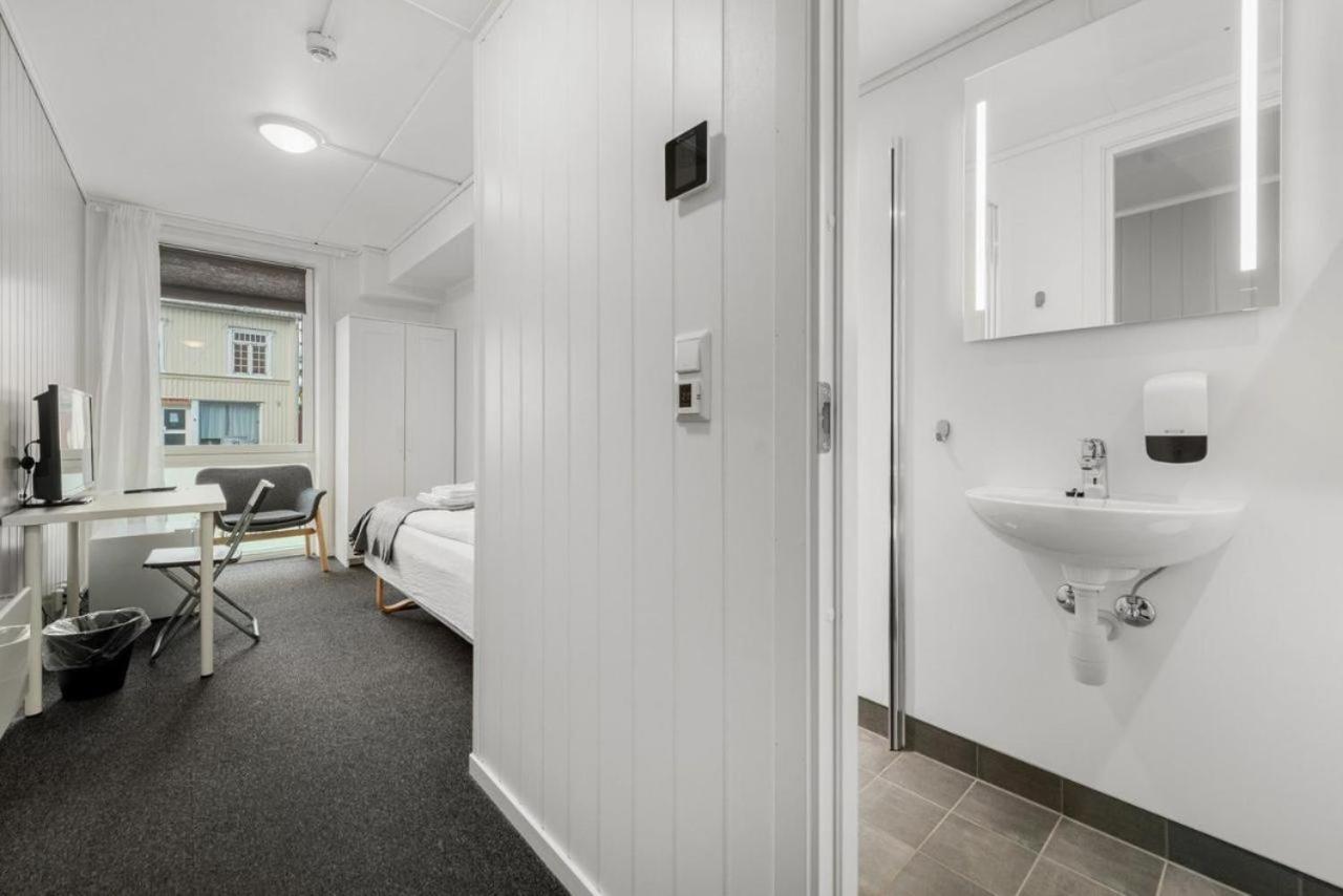 Single Room with Private Bathroom photo 3