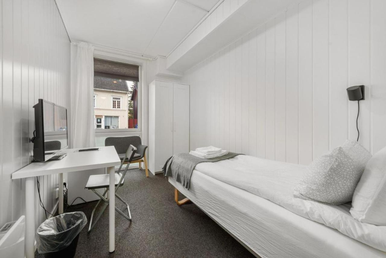 Single Room with Private Bathroom photo 1