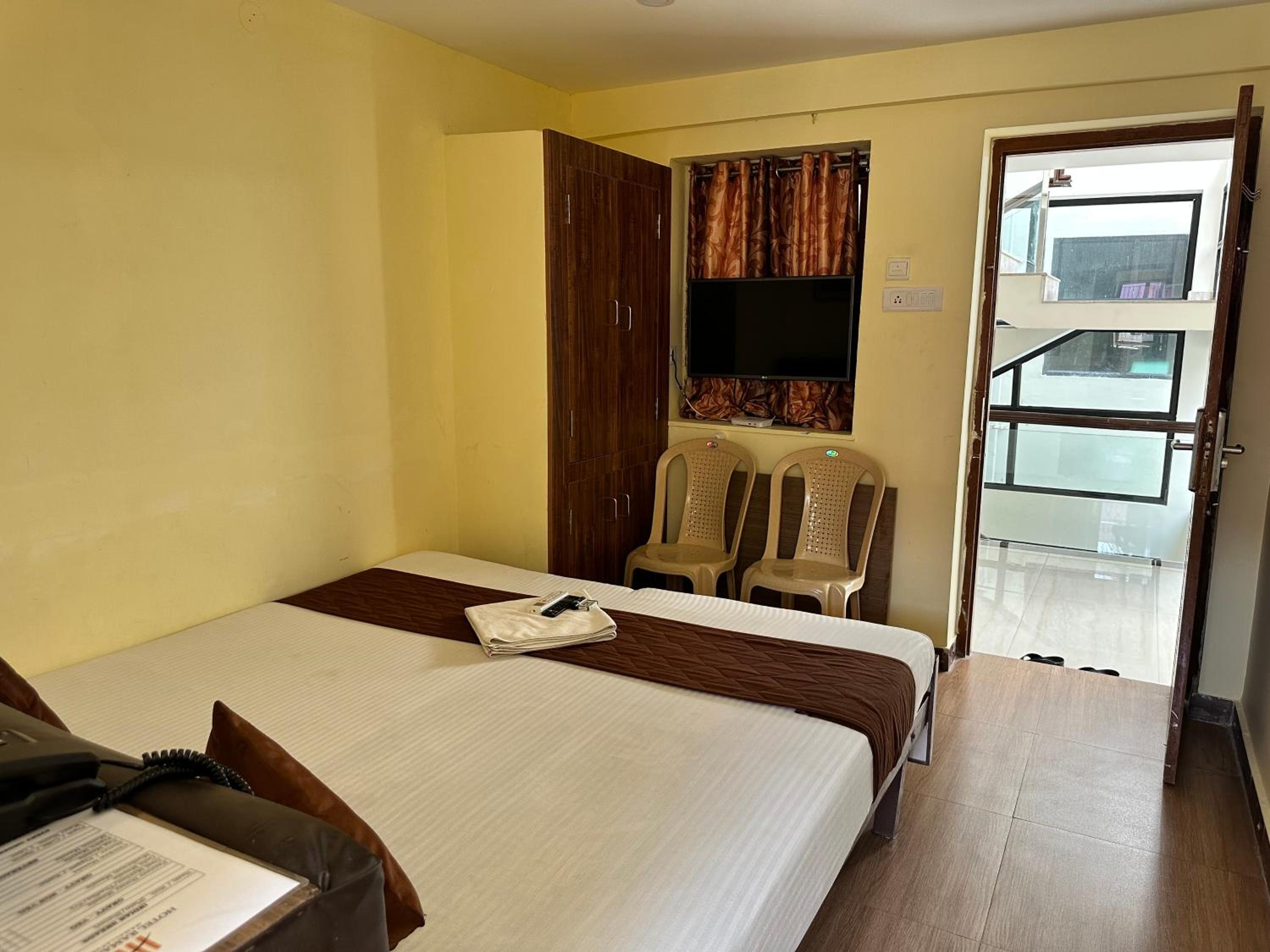 Small Double Room - Photo 9