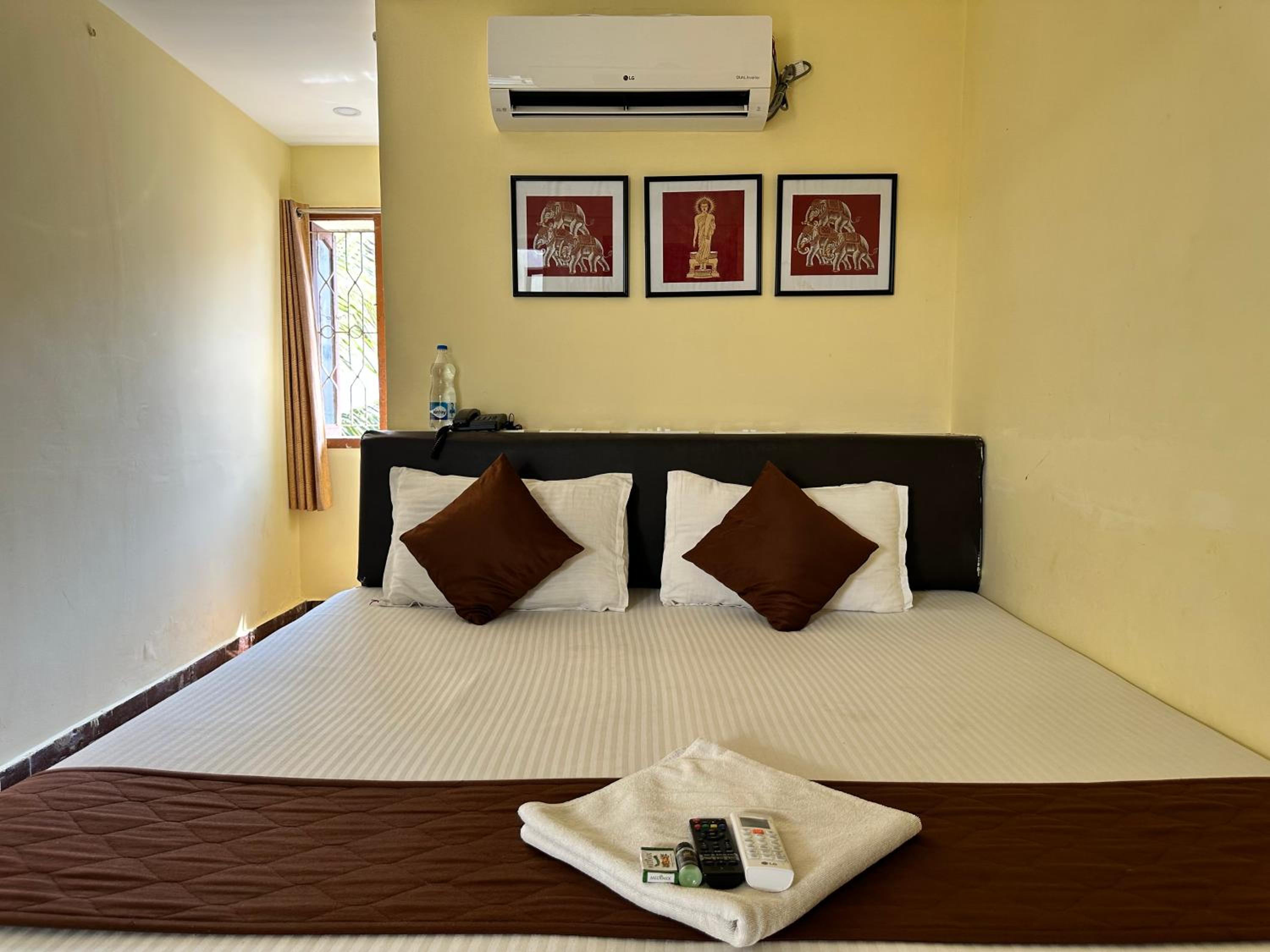 Small Double Room - Photo 8