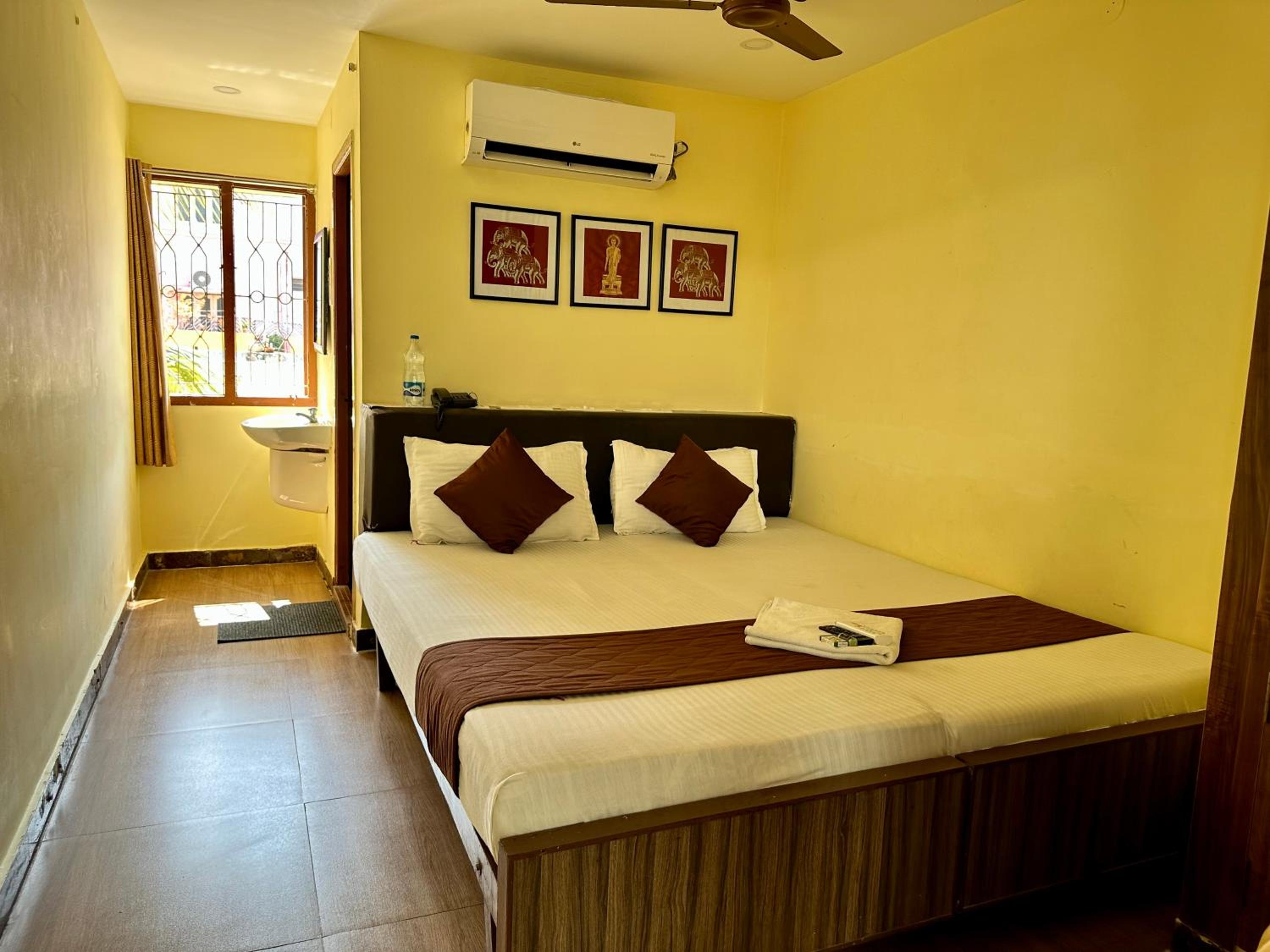 Small Double Room - Photo 7