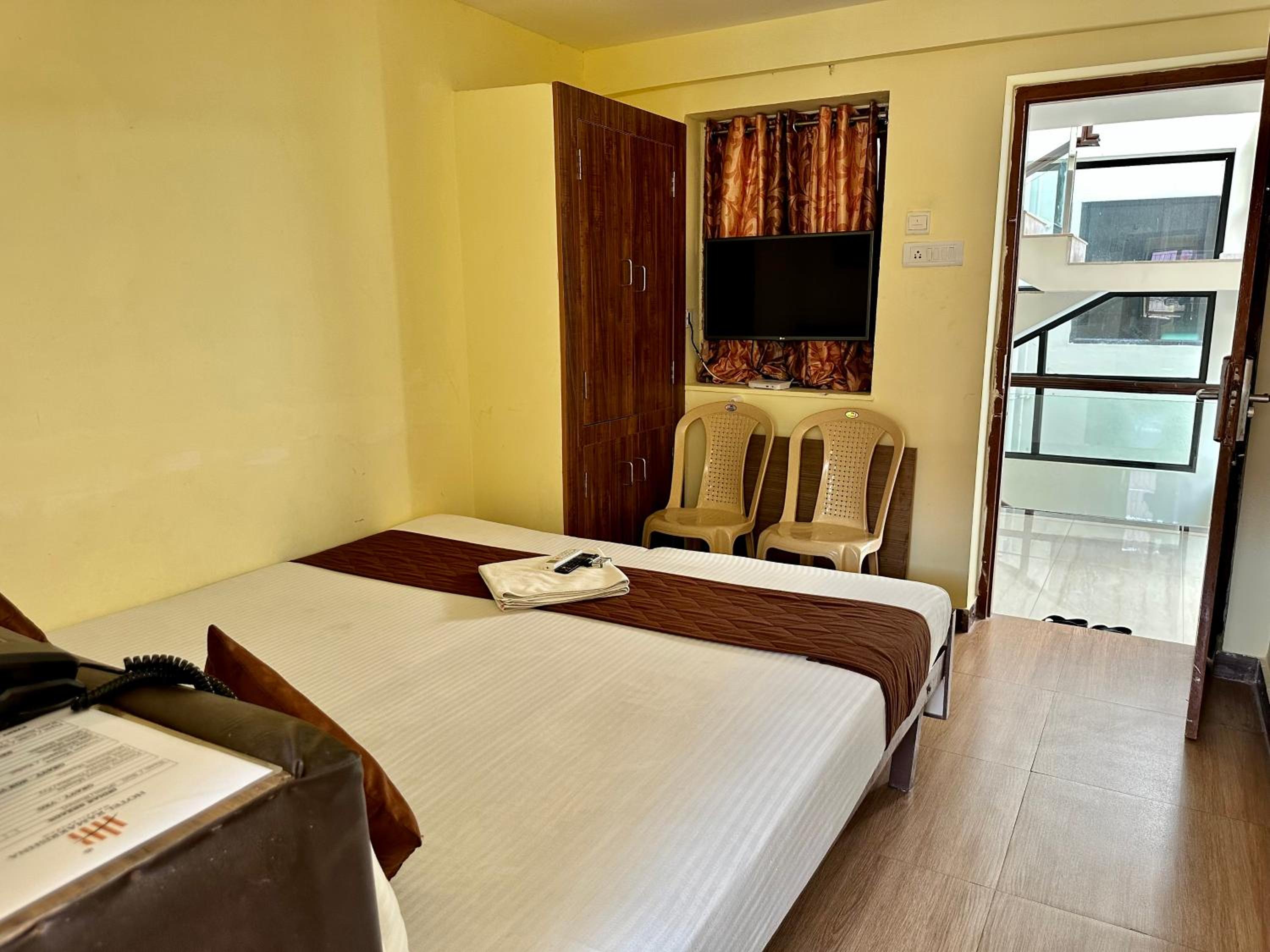 Small Double Room - Photo 6