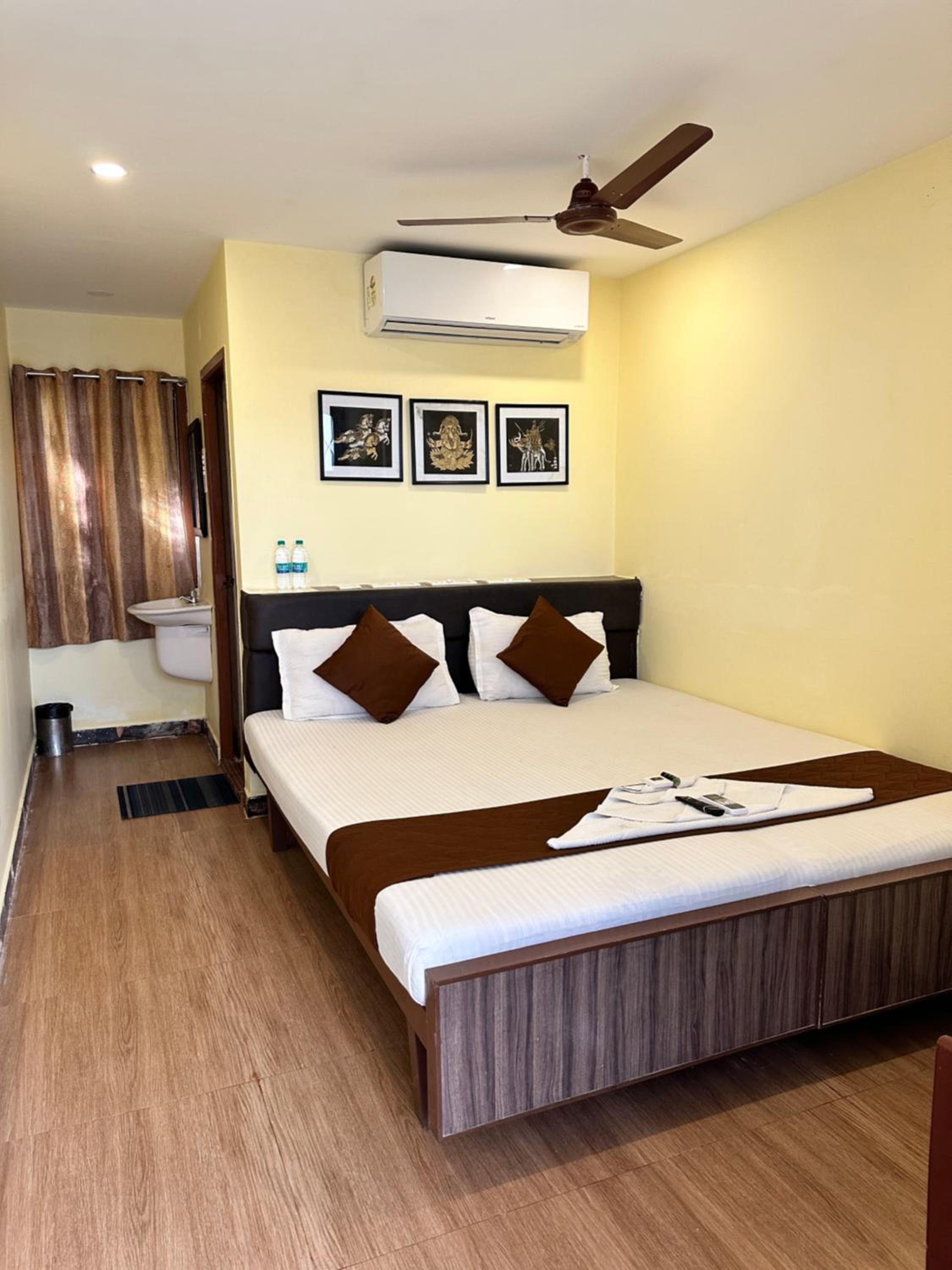 Small Double Room - Photo 5