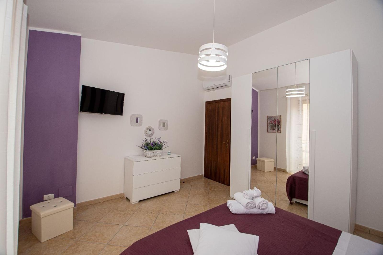 One-Bedroom Apartment photo 3