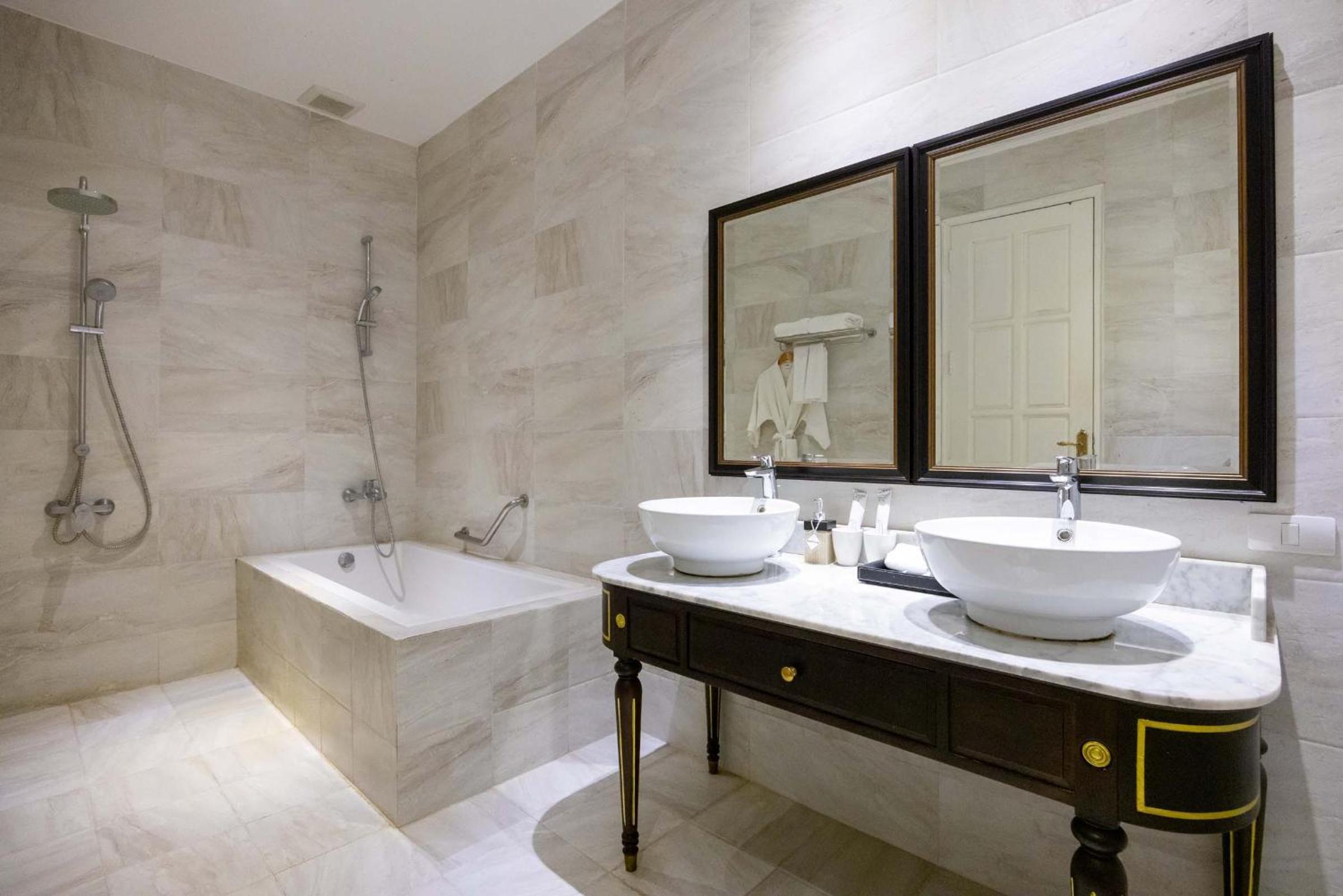 Staycation Offer - Deluxe Double or Twin Room