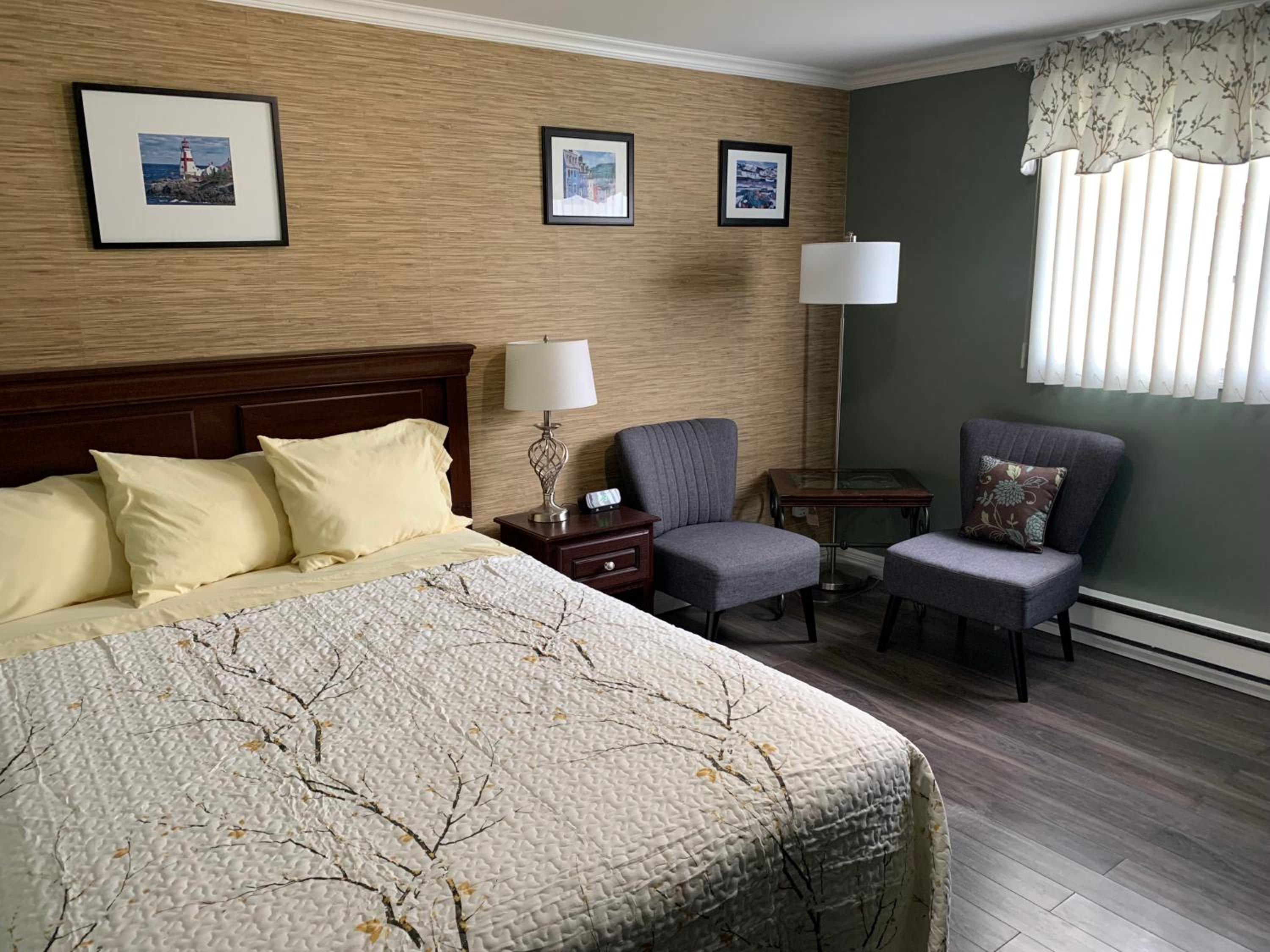 Standard Queen Room photo 2