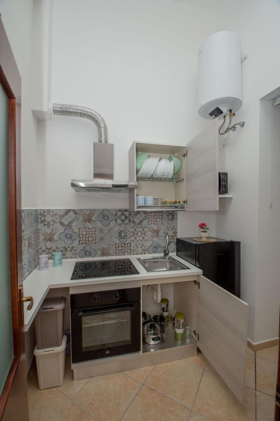 One-Bedroom Apartment photo 2