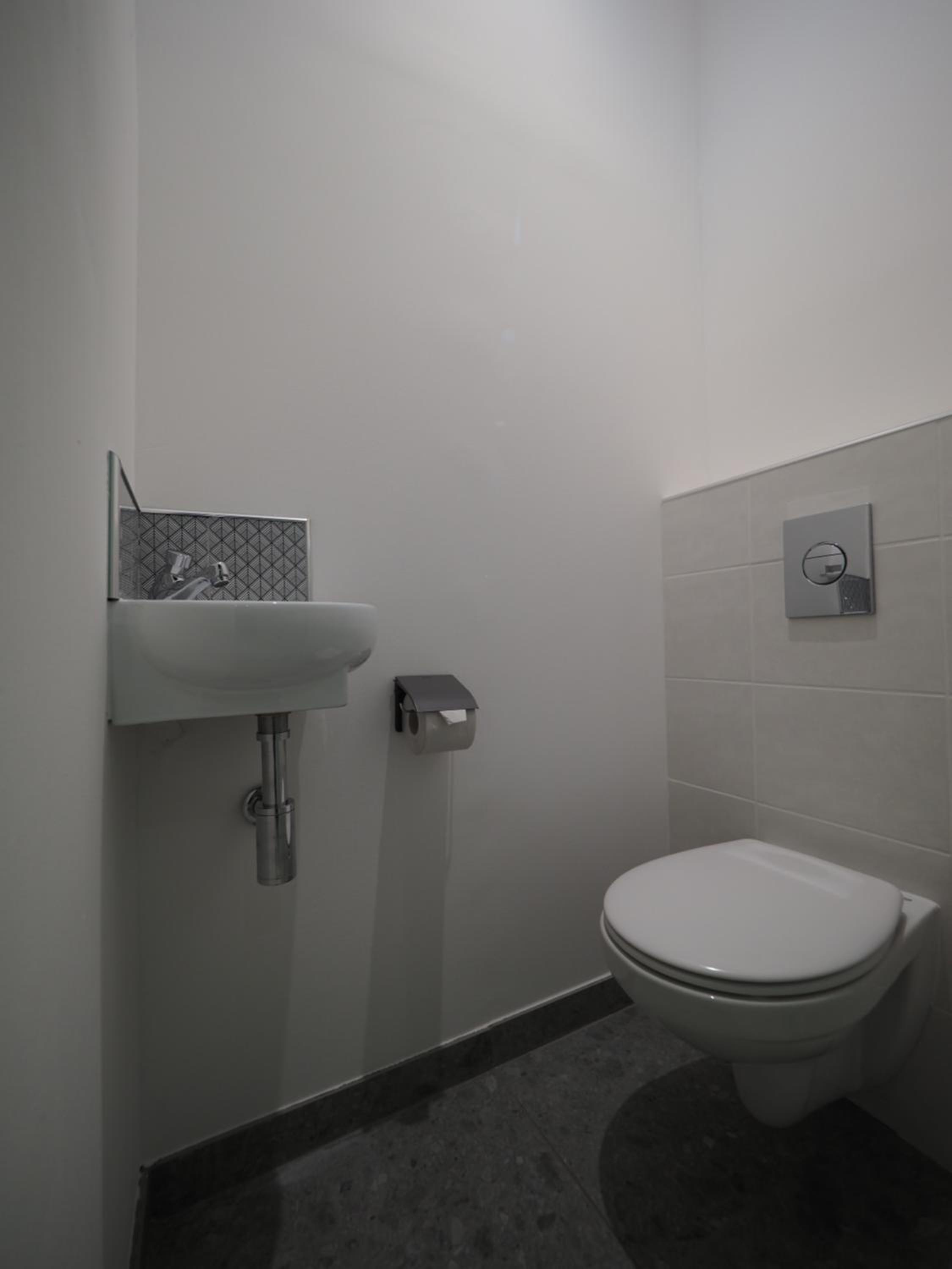 Apartment - Ground Floor - Photo 2