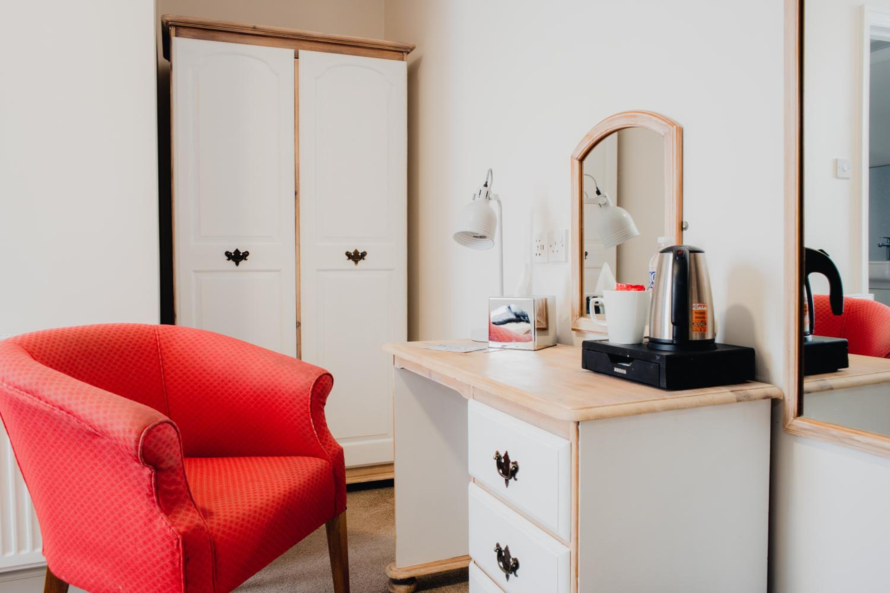 Single Room photo 2