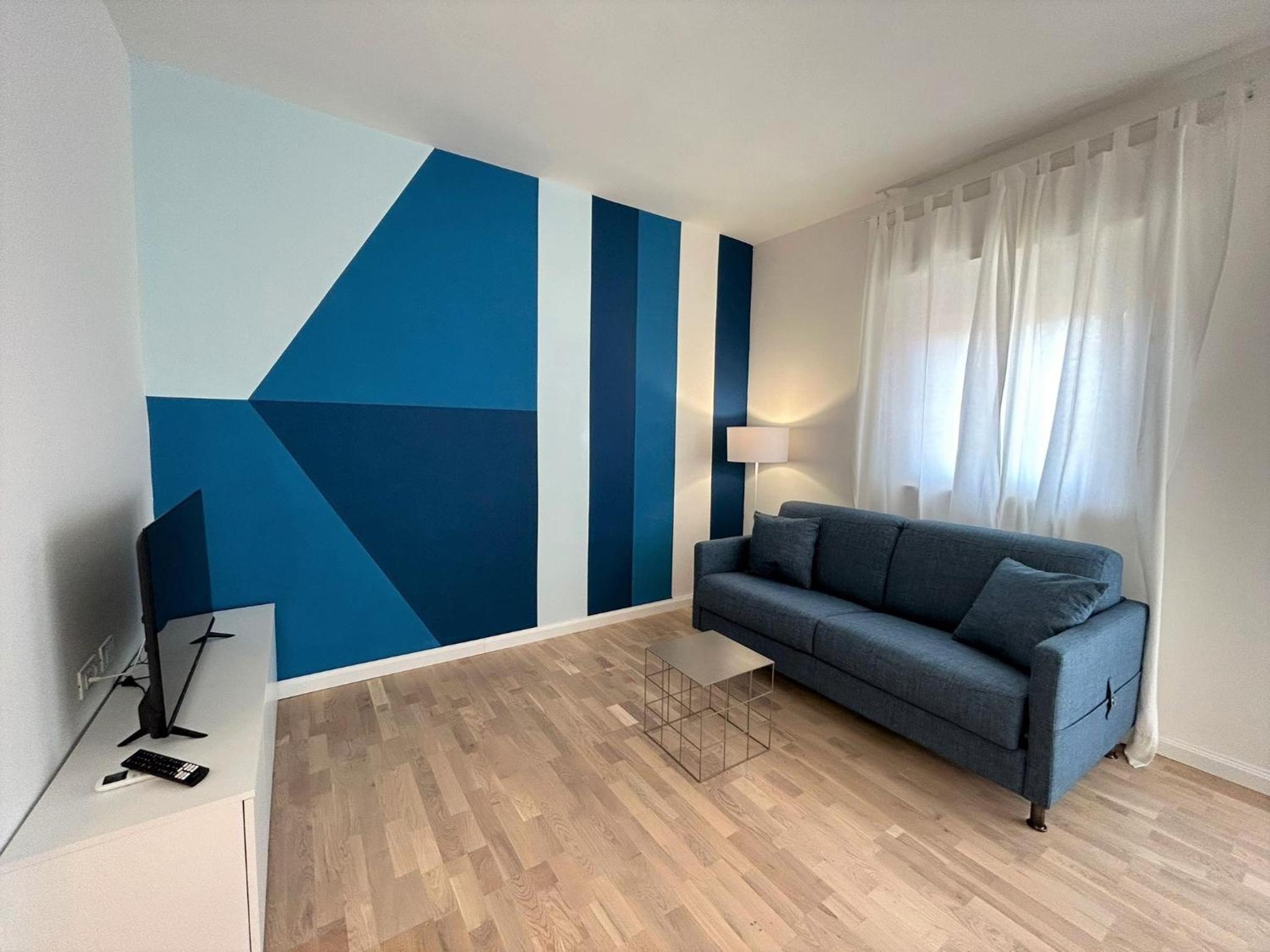 One-Bedroom Apartment photo 1