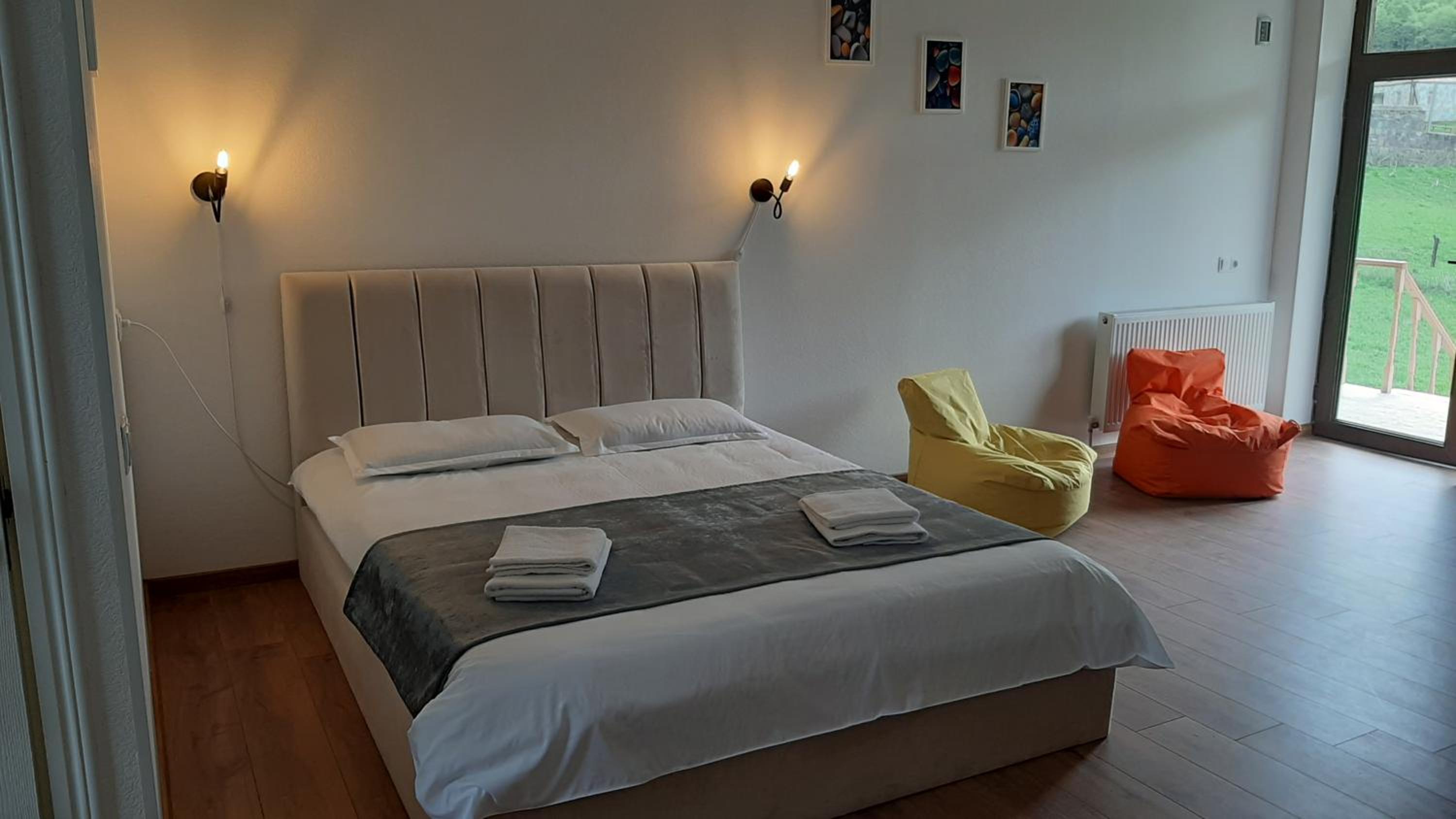Quadruple Room with Mountain View photo 1