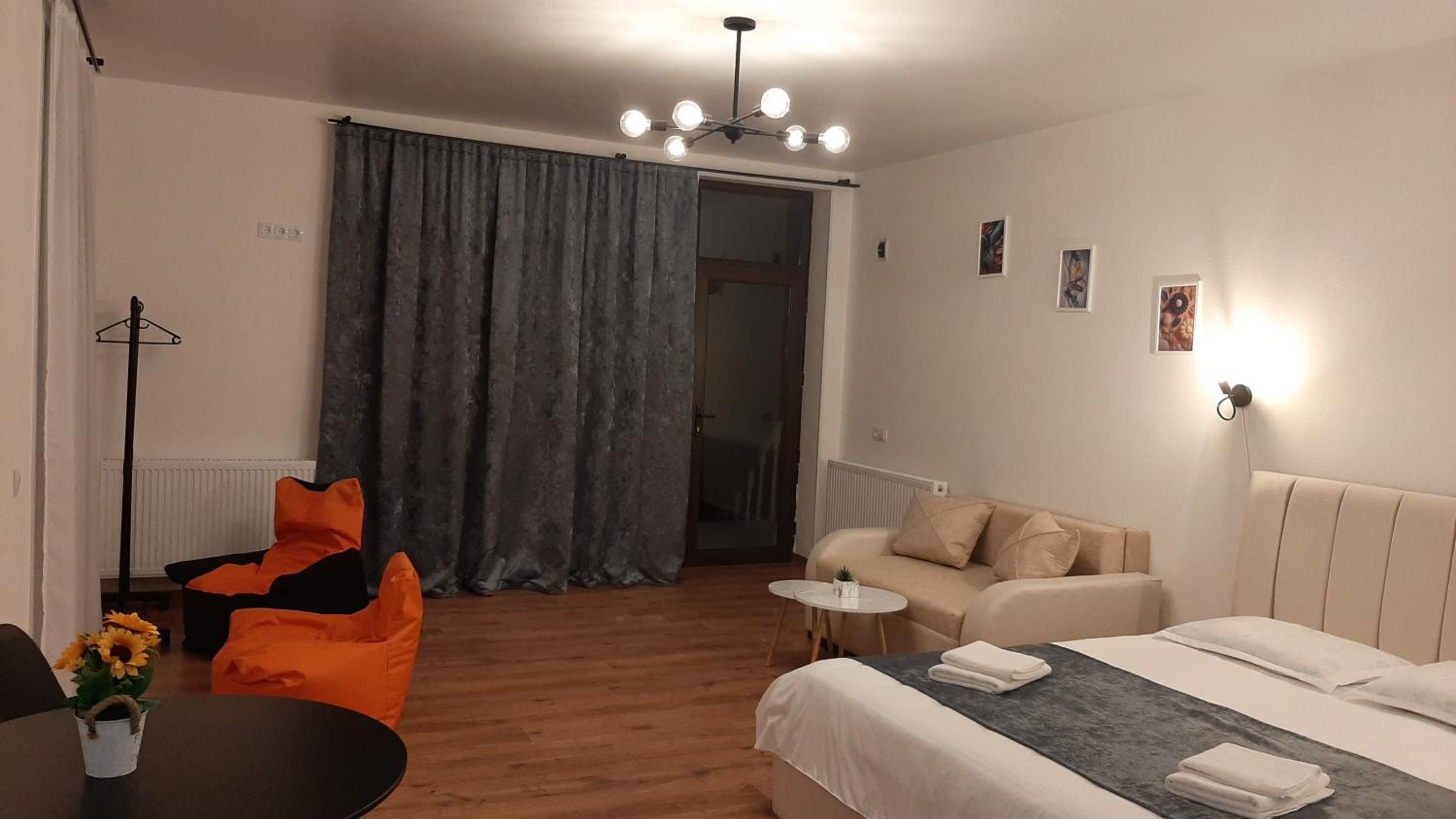 Apartment with Mountain View photo 2