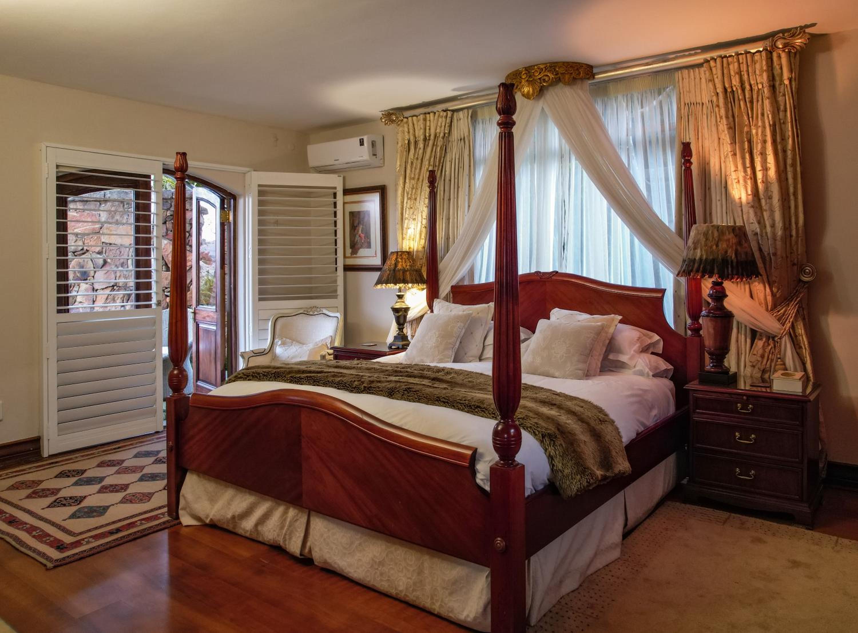 Suite with Spa Bath photo 1