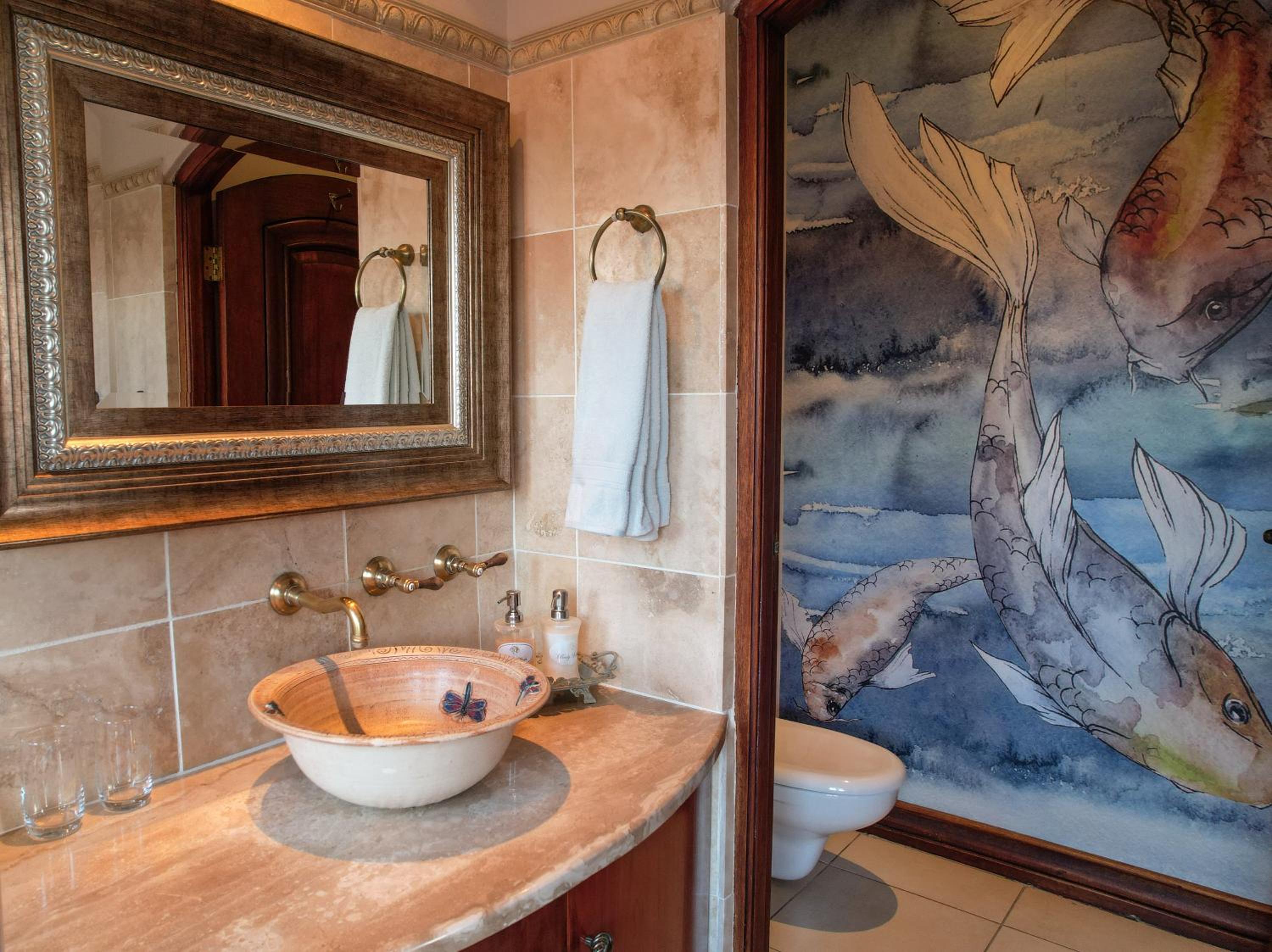 Honeymoon Suite photo 2