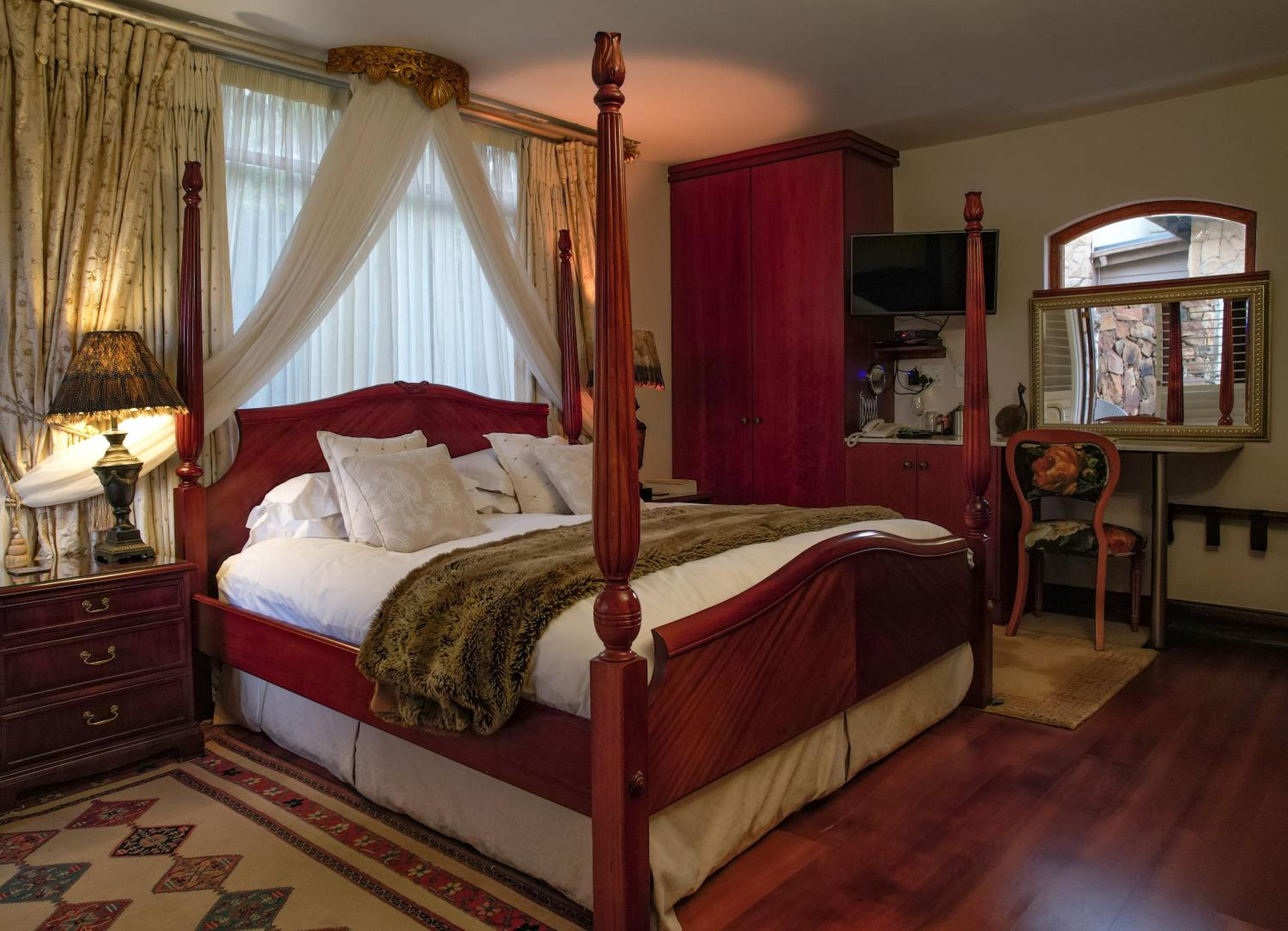 Suite with Spa Bath photo 2