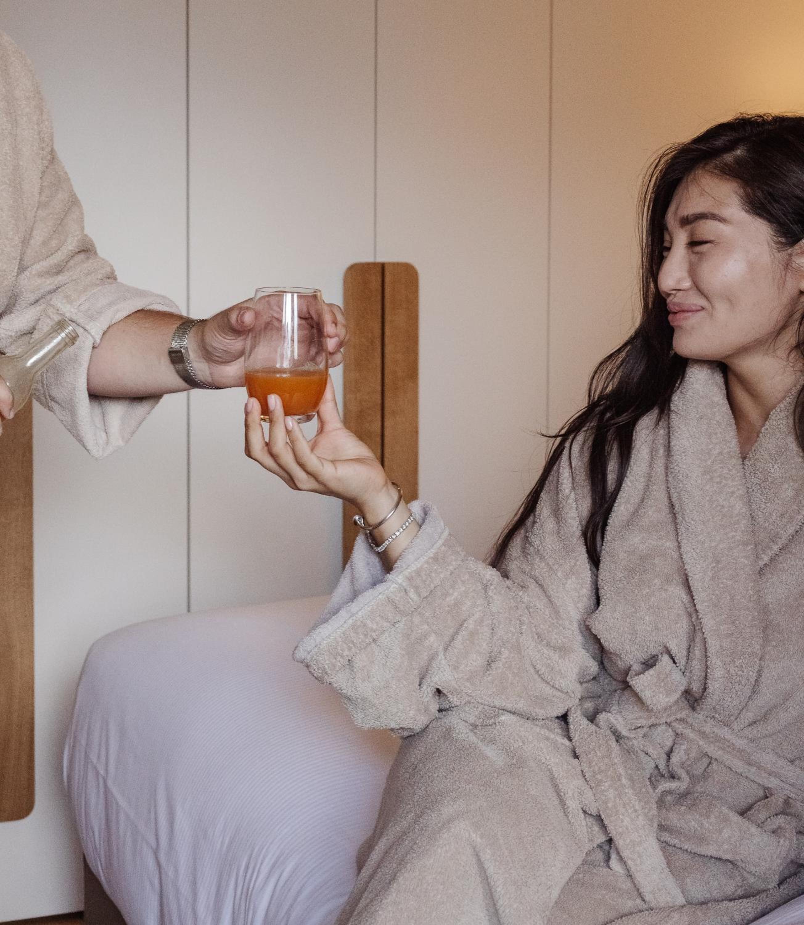 Deluxe Double Room with Balcony - Photo 4