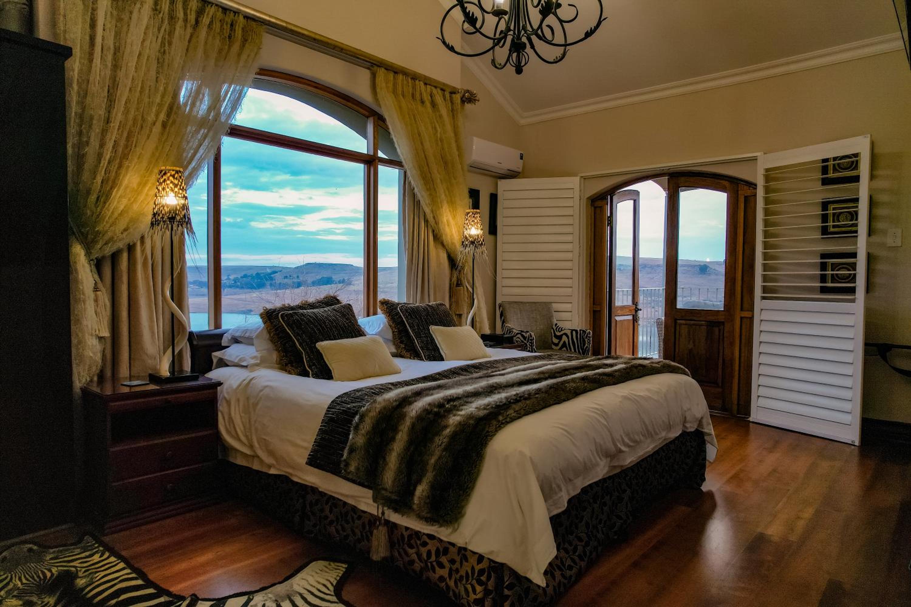 Luxury Suite photo 1