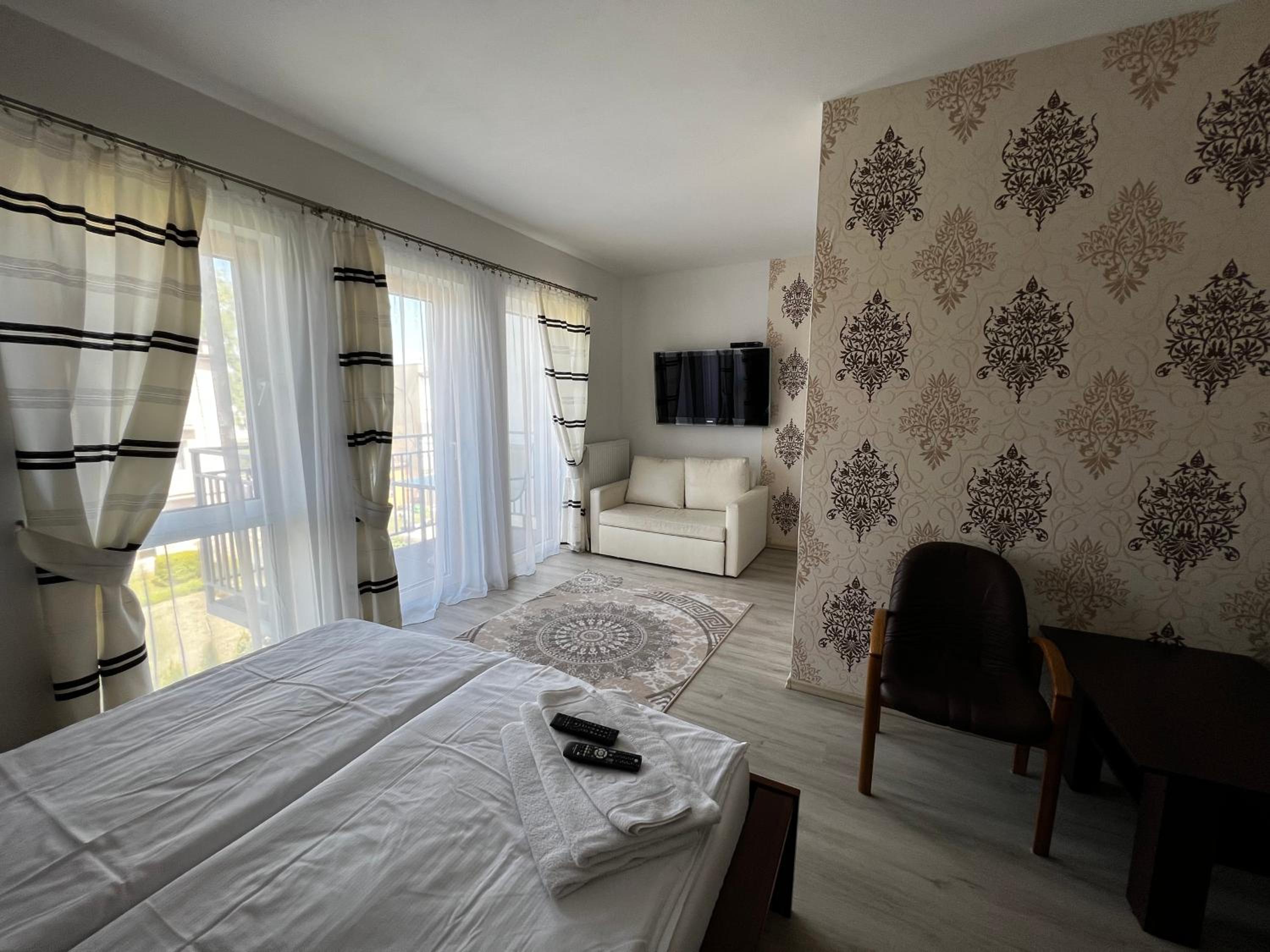 King Room with Balcony photo 1