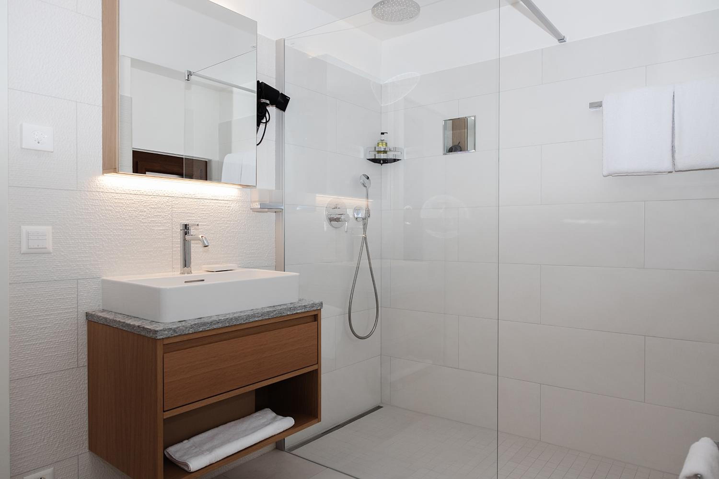 Double Room - Photo 3