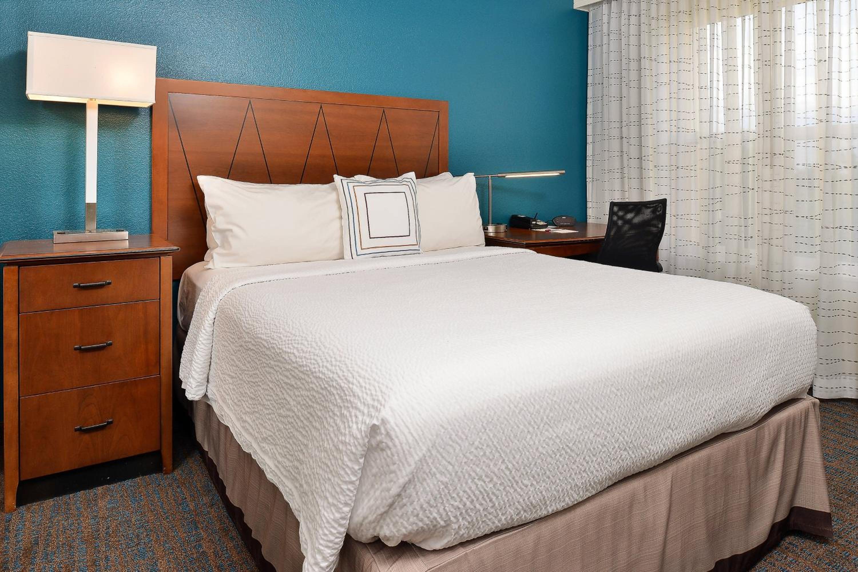Two-Bedroom Suite - Photo 2