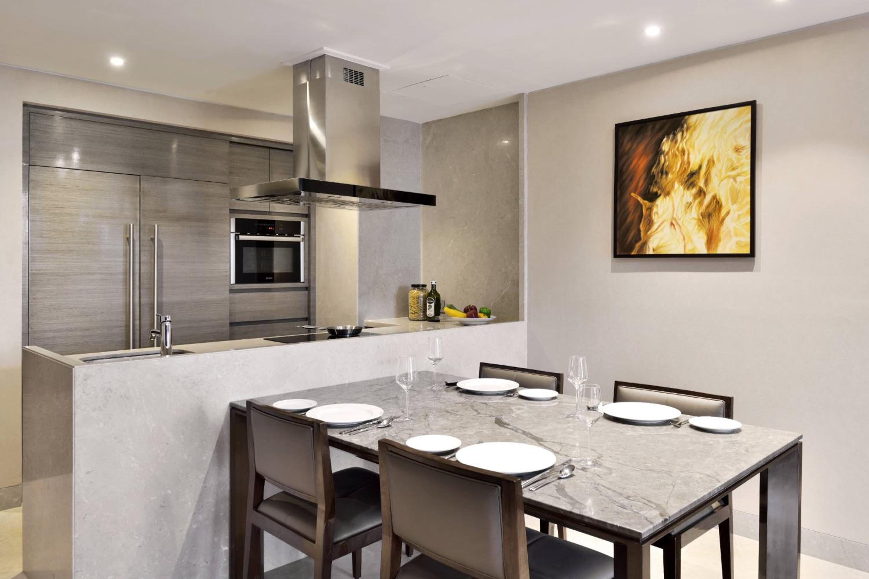 1 Bedroom Suite, Executive Lounge Access, 1 King, Balcony with complimentary two-way airport transfers 1 Bedroom Suite, Executive Lounge Access, 1 King, Balcony with complimentary two-way airport transfers
