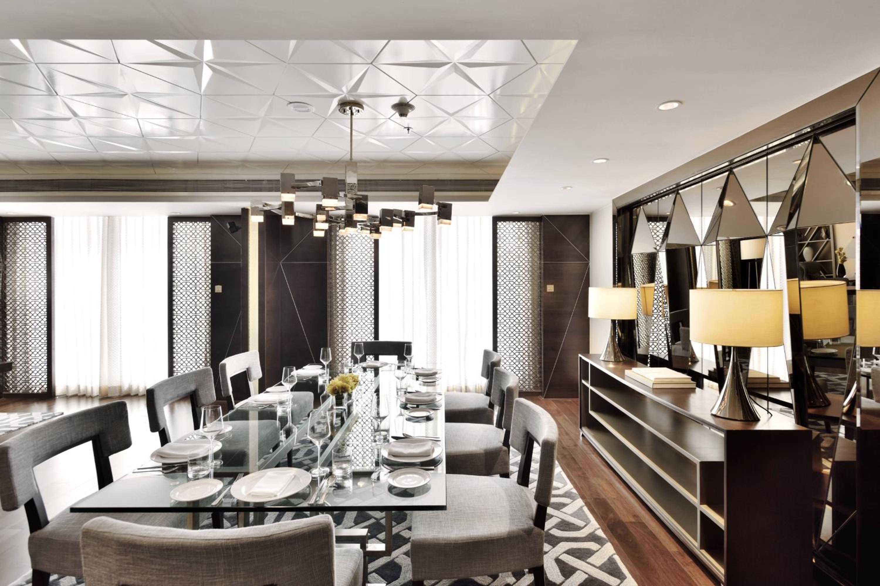One-Bedroom Presidential Suite – Executive Lounge Access & complimentary two-way airport transfers photo
