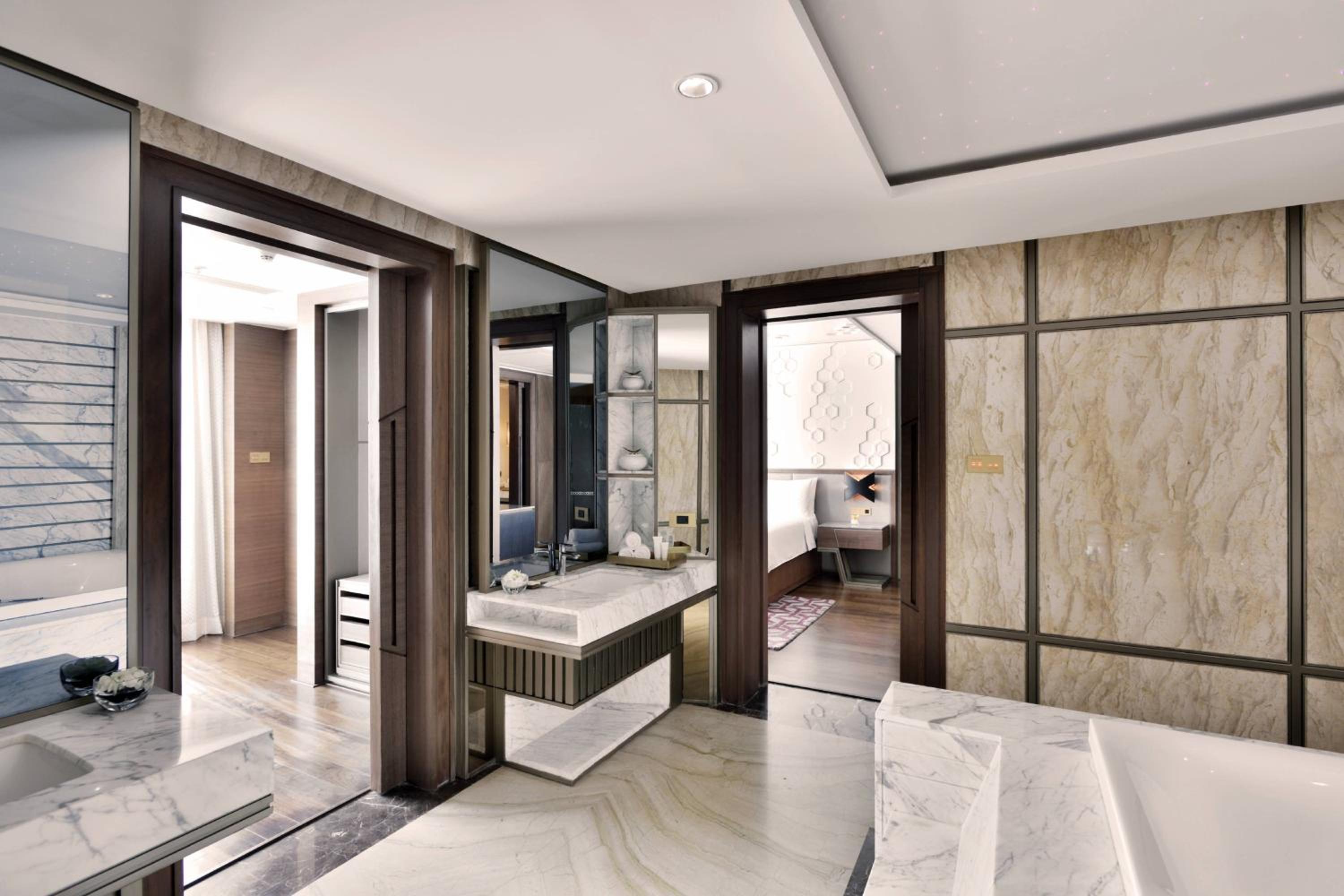 One-Bedroom Presidential Suite – Executive Lounge Access & complimentary two-way airport transfers