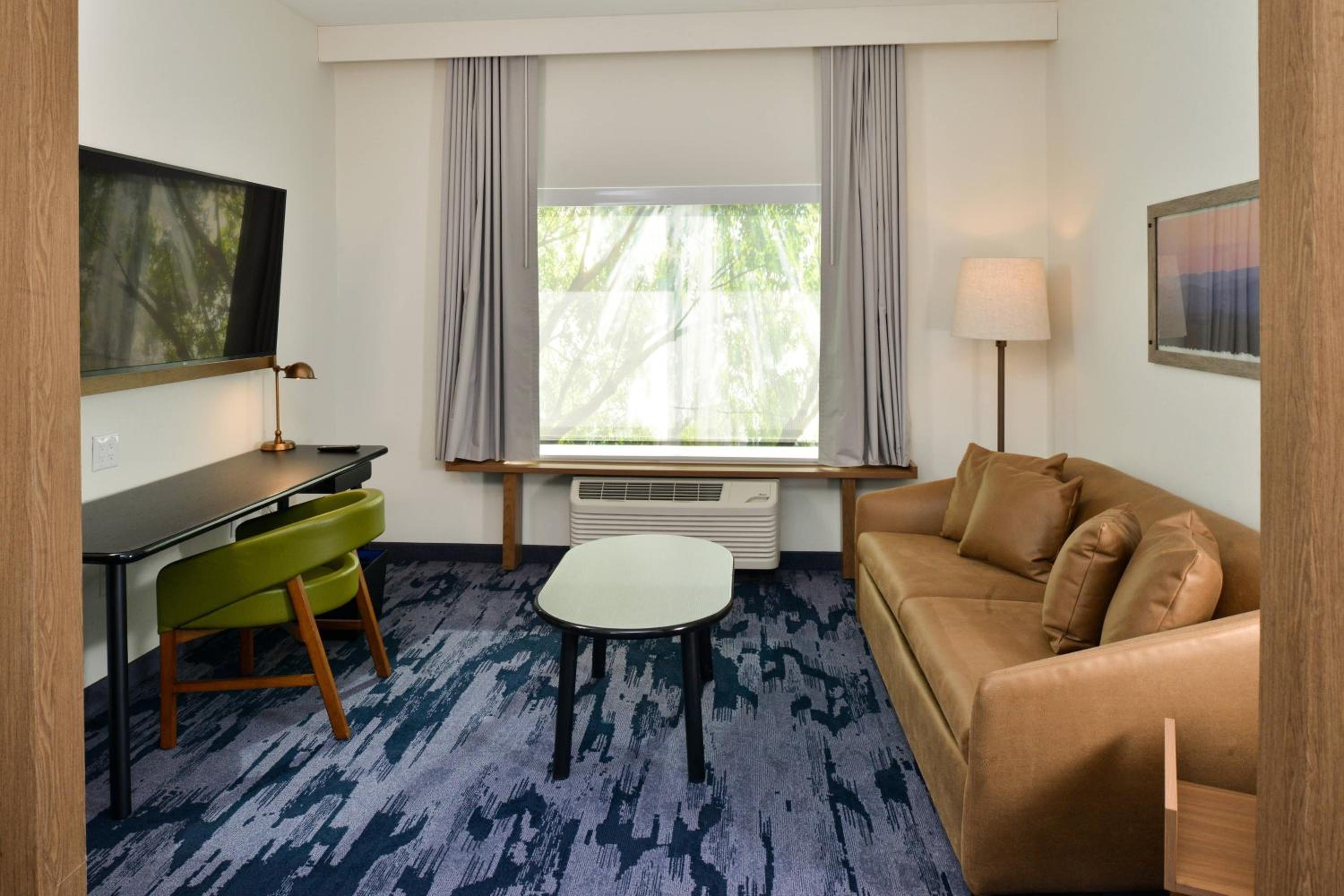 Queen Suite with Two Queen Beds and Sofa Bed - Hearing Accessible - Photo 2