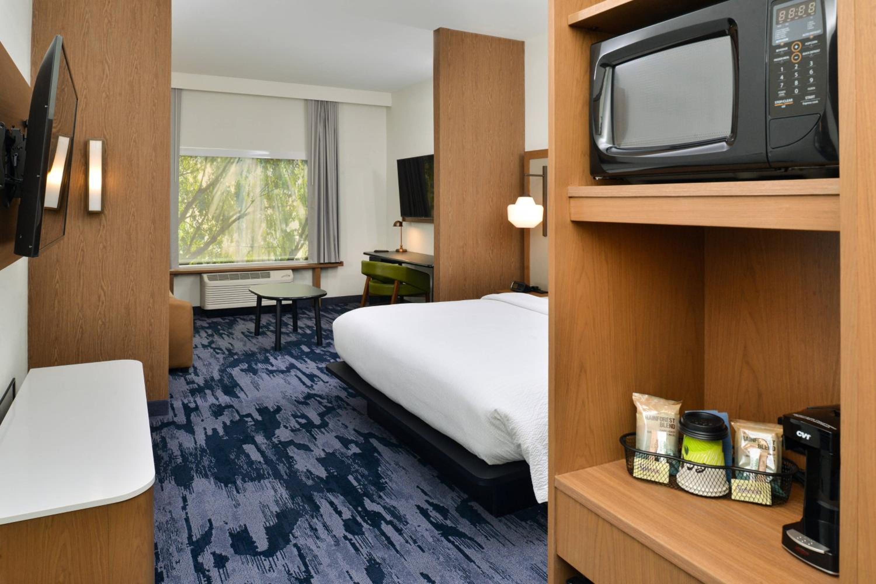 King Suite with Sofa Bed - Hearing Accessible