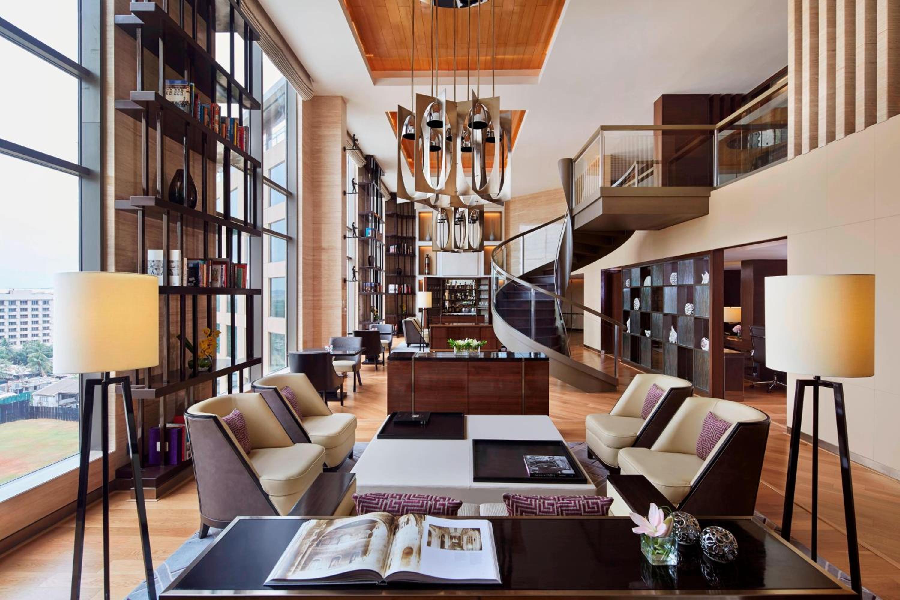 1 Bedroom Suite, Executive Lounge Access, 1 King, Balcony with complimentary two-way airport transfers 1 Bedroom Suite, Executive Lounge Access, 1 King, Balcony with complimentary two-way airport transfers