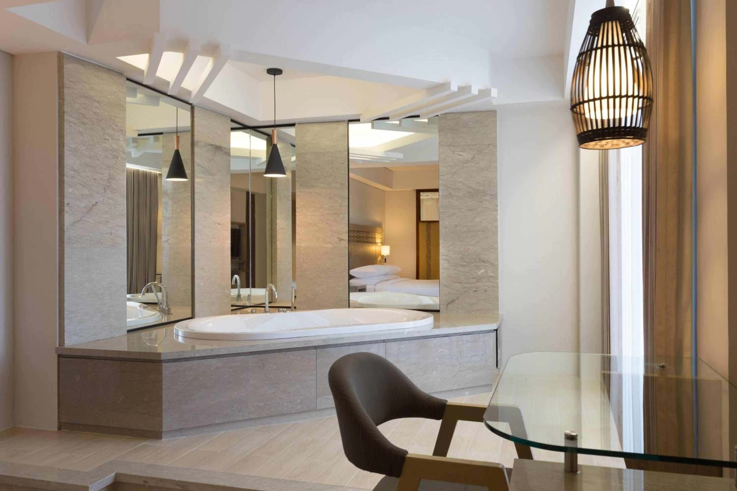 One Bedroom Junior Suite with King Bed and Pool view with Free Shuttle Service to Double-Six Beach  photo 3