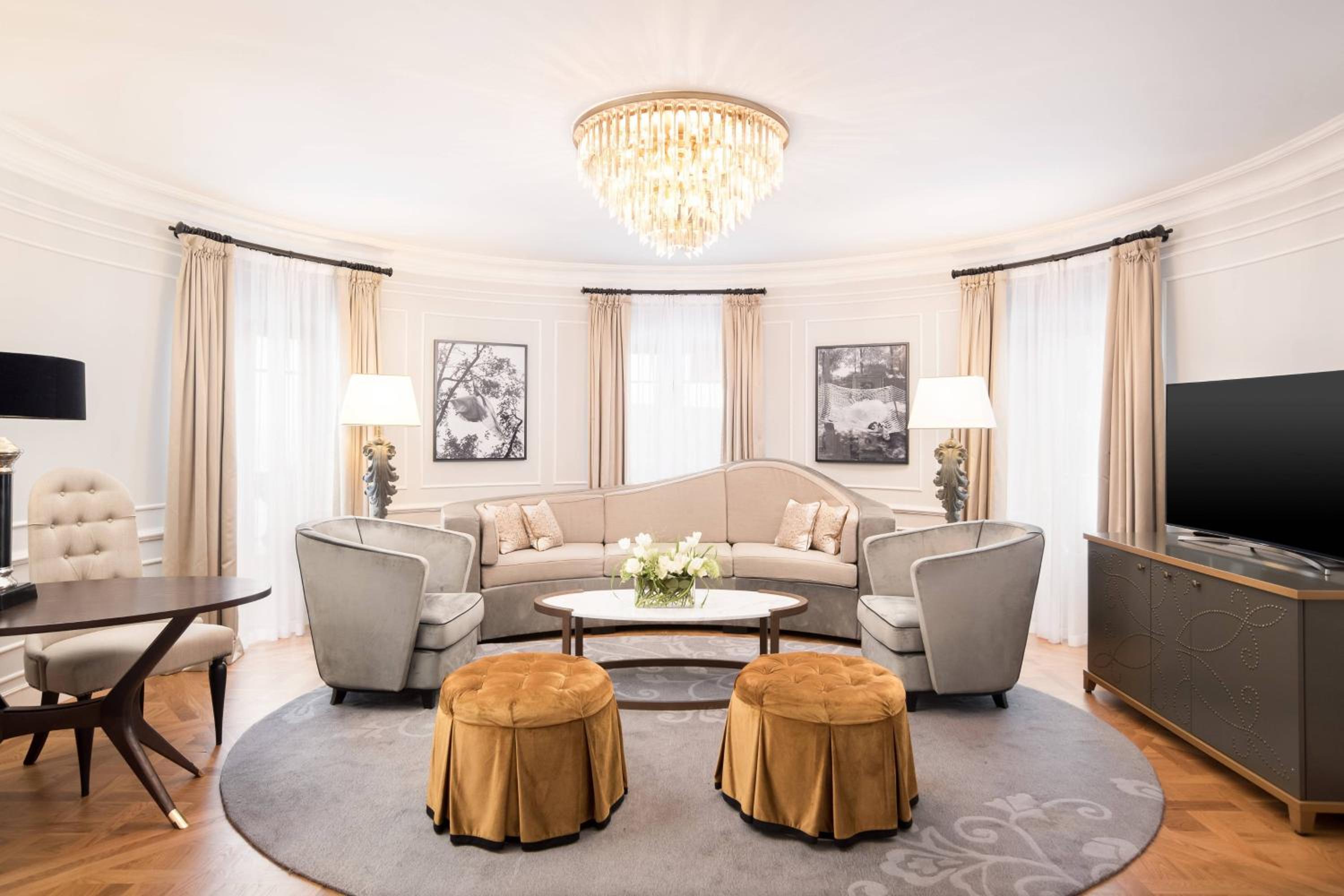 Royal Suite, 1 Bedroom Suite, 2 Twin/Single Bed(s)