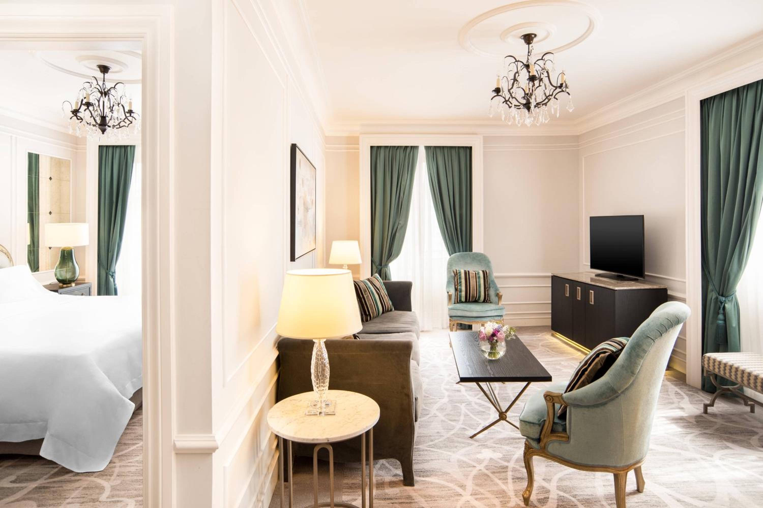 River Suite, 1 Bedroom Suite, 1 King, River view
