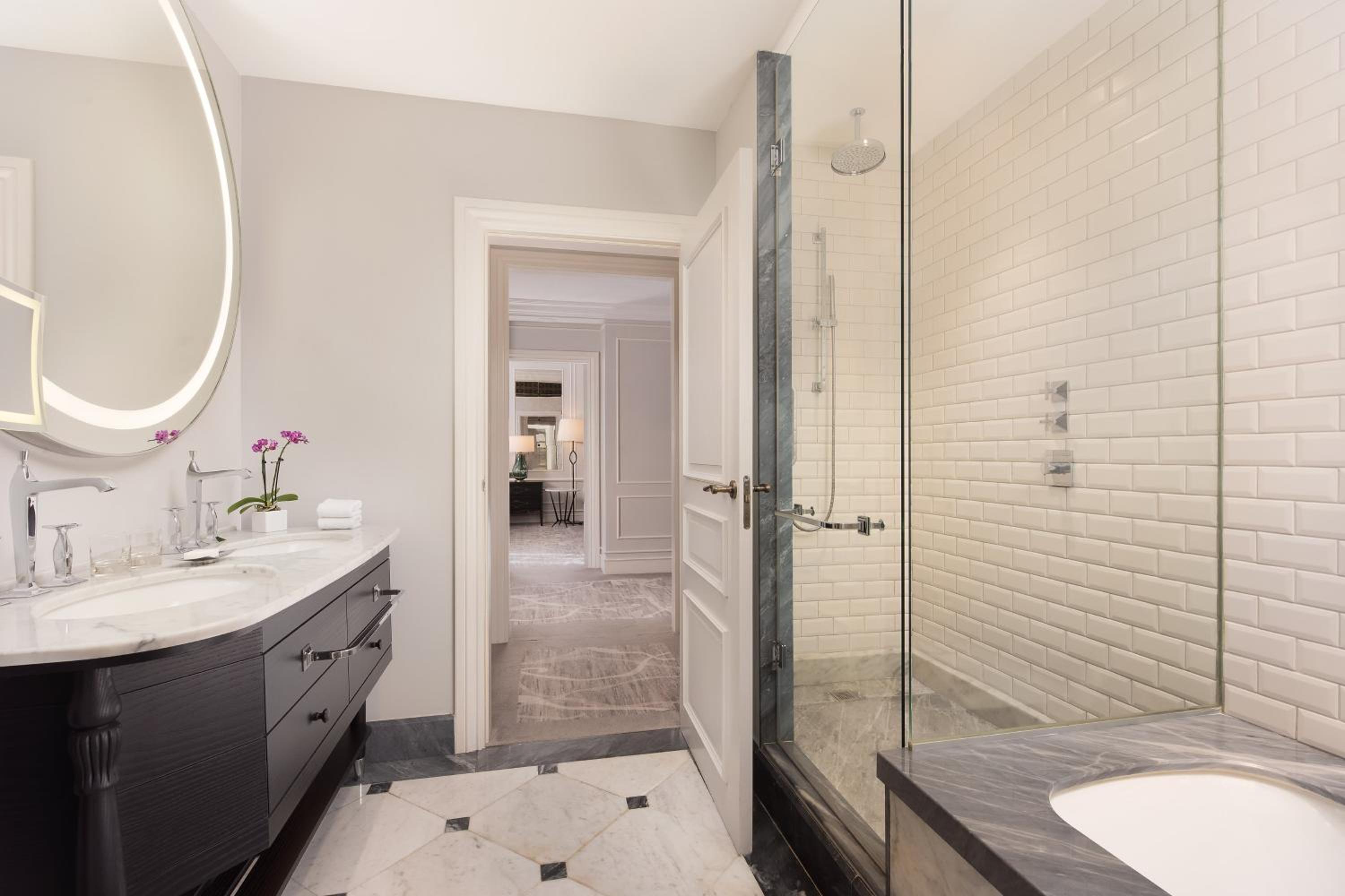Garden Suite, 1 Bedroom Suite, 1 King, Garden view thumbnail 6
