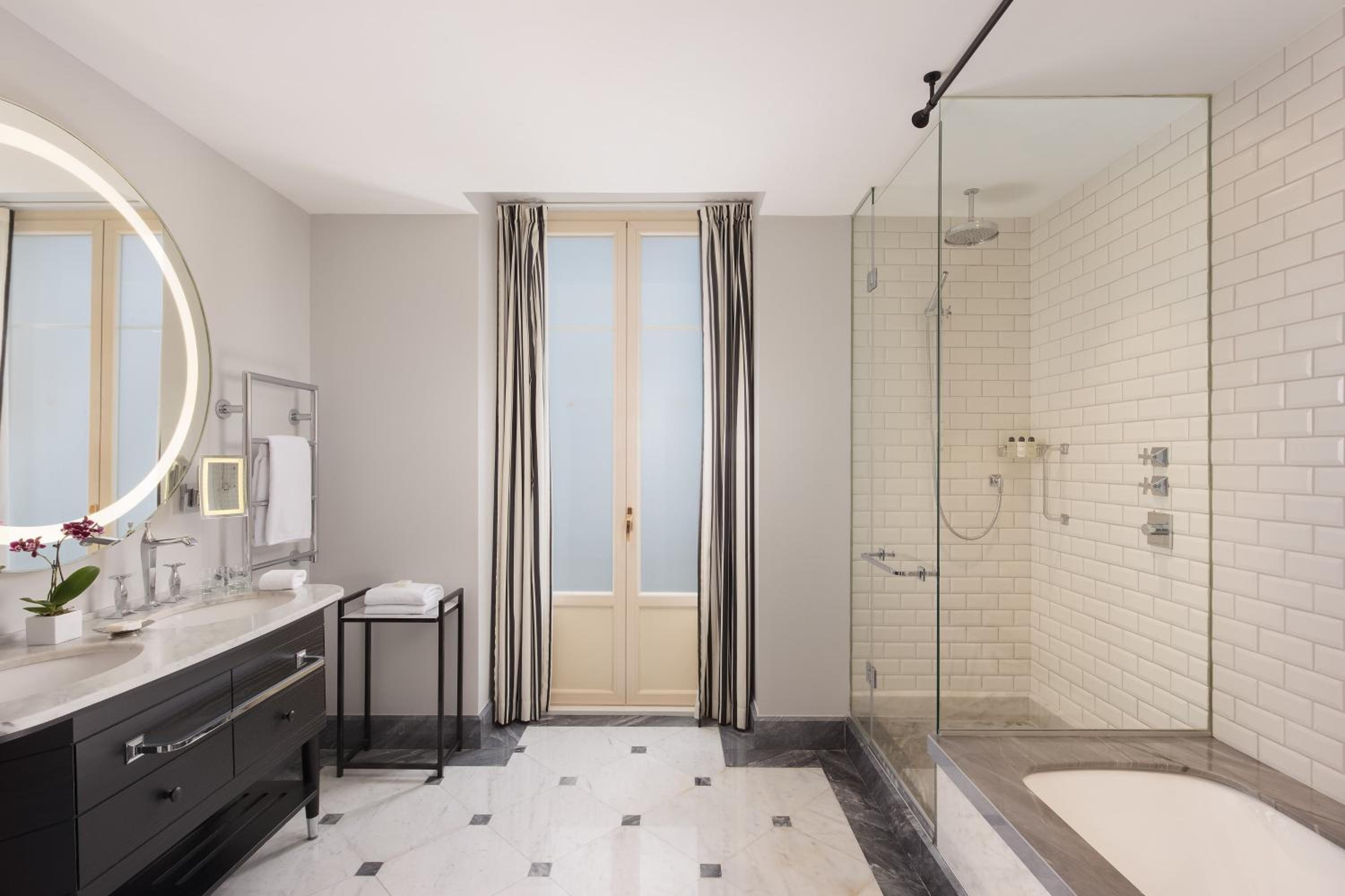 River Suite, 1 Bedroom Suite, 1 King, River view thumbnail 5