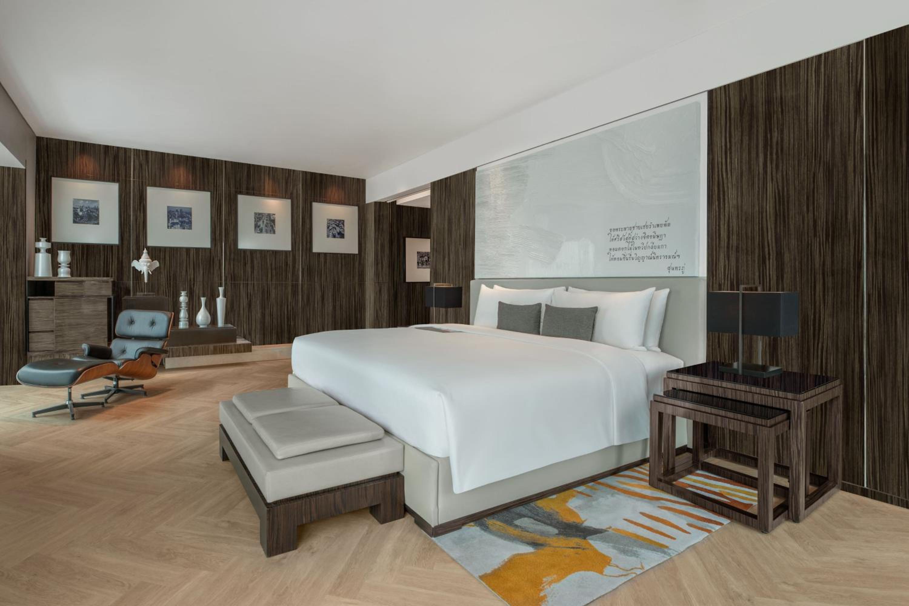 Presidential Corner Suite with MahaNakhon View thumbnail 6