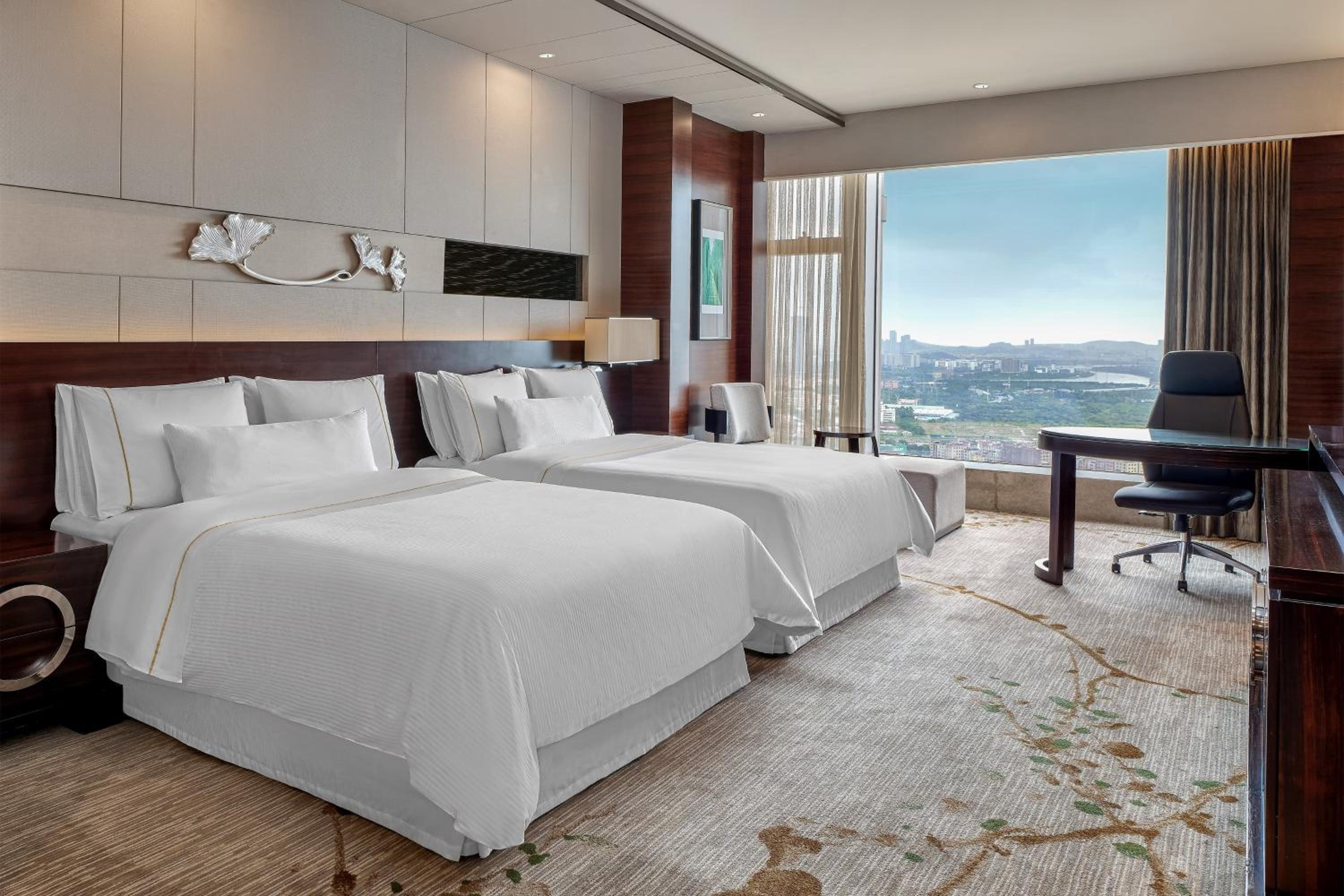 Westin Deluxe Twin Room photo 3