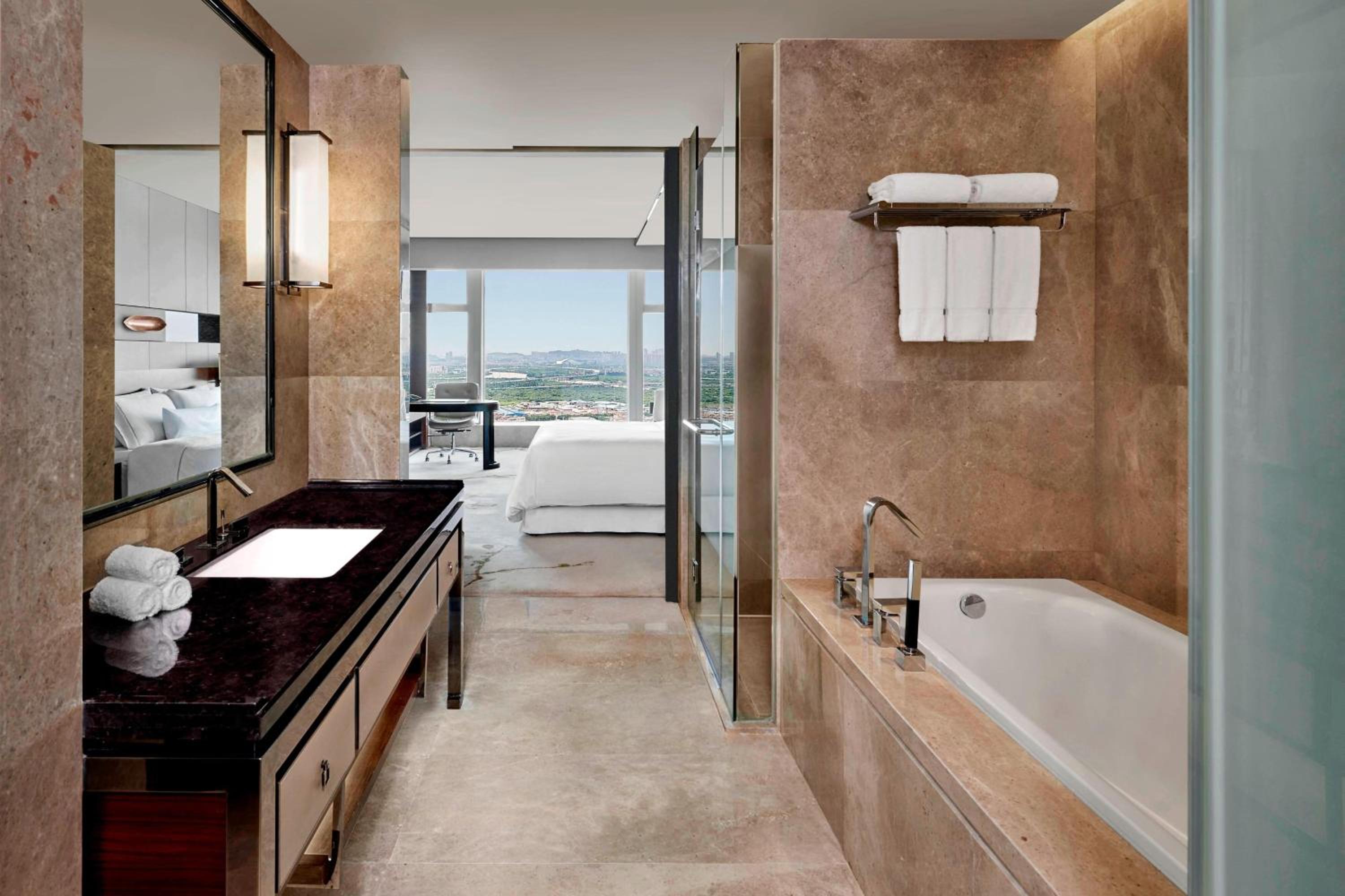 Westin Deluxe Twin Room photo 2
