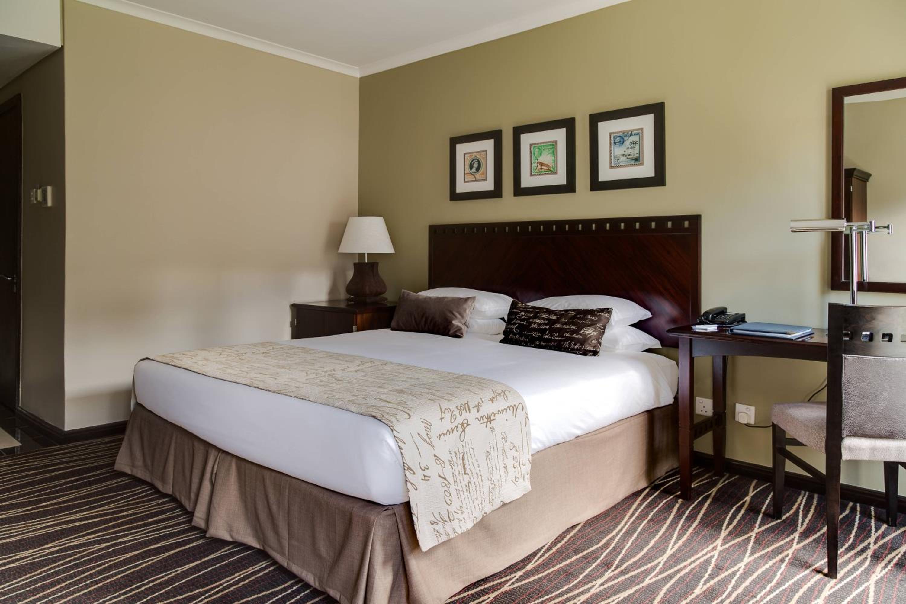 Deluxe King Room photo 2