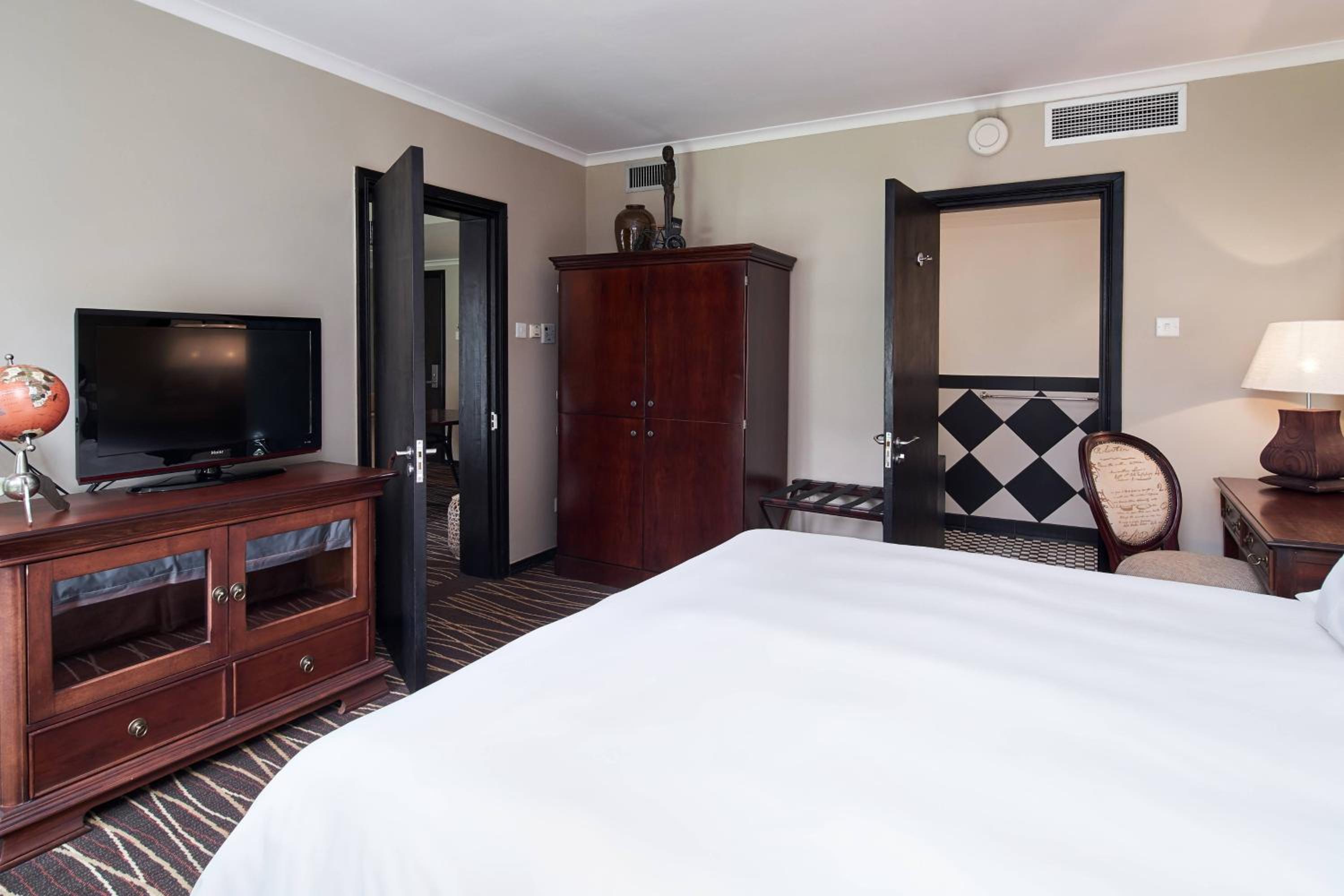 Luxury Suite