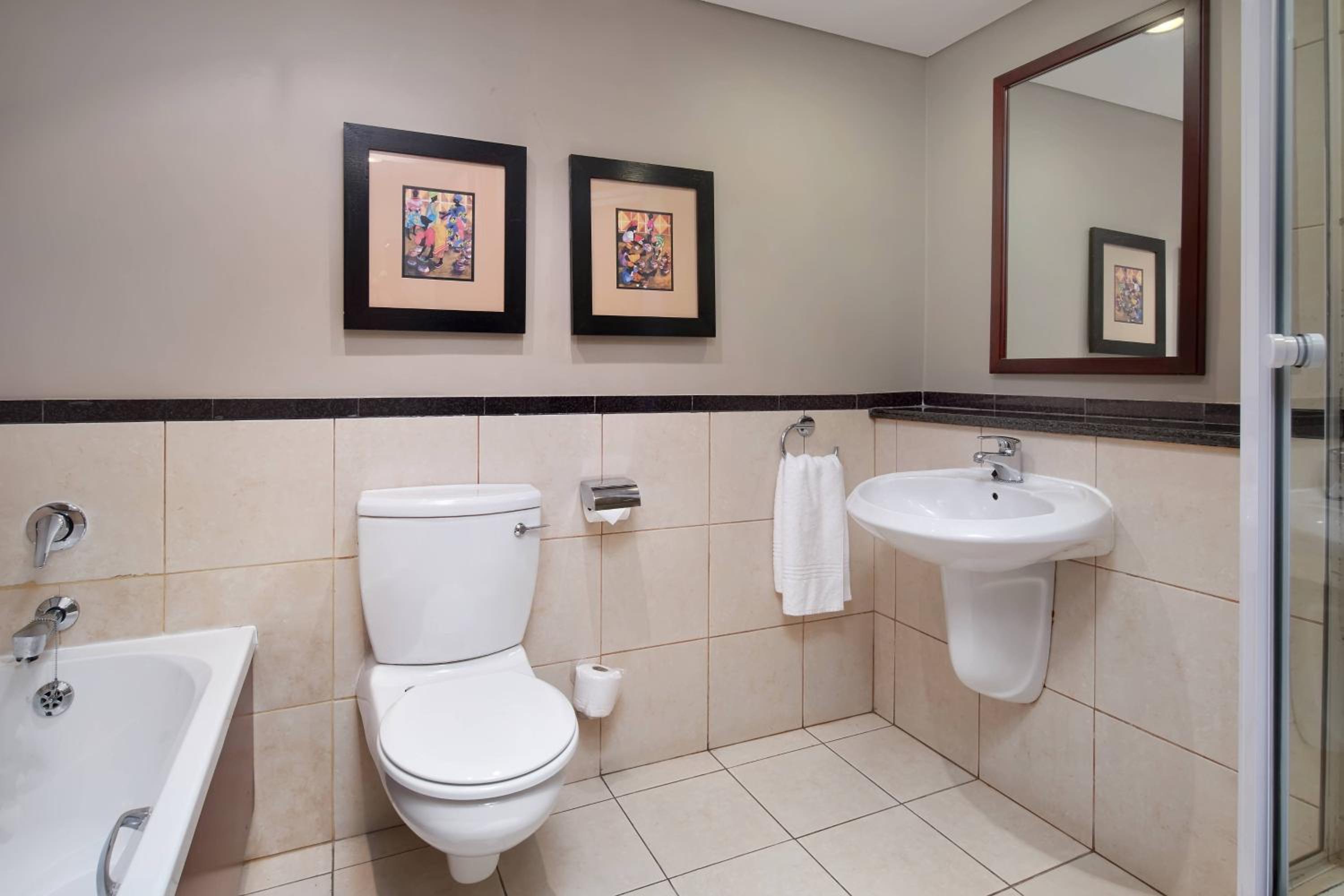 Luxury Suite photo 2
