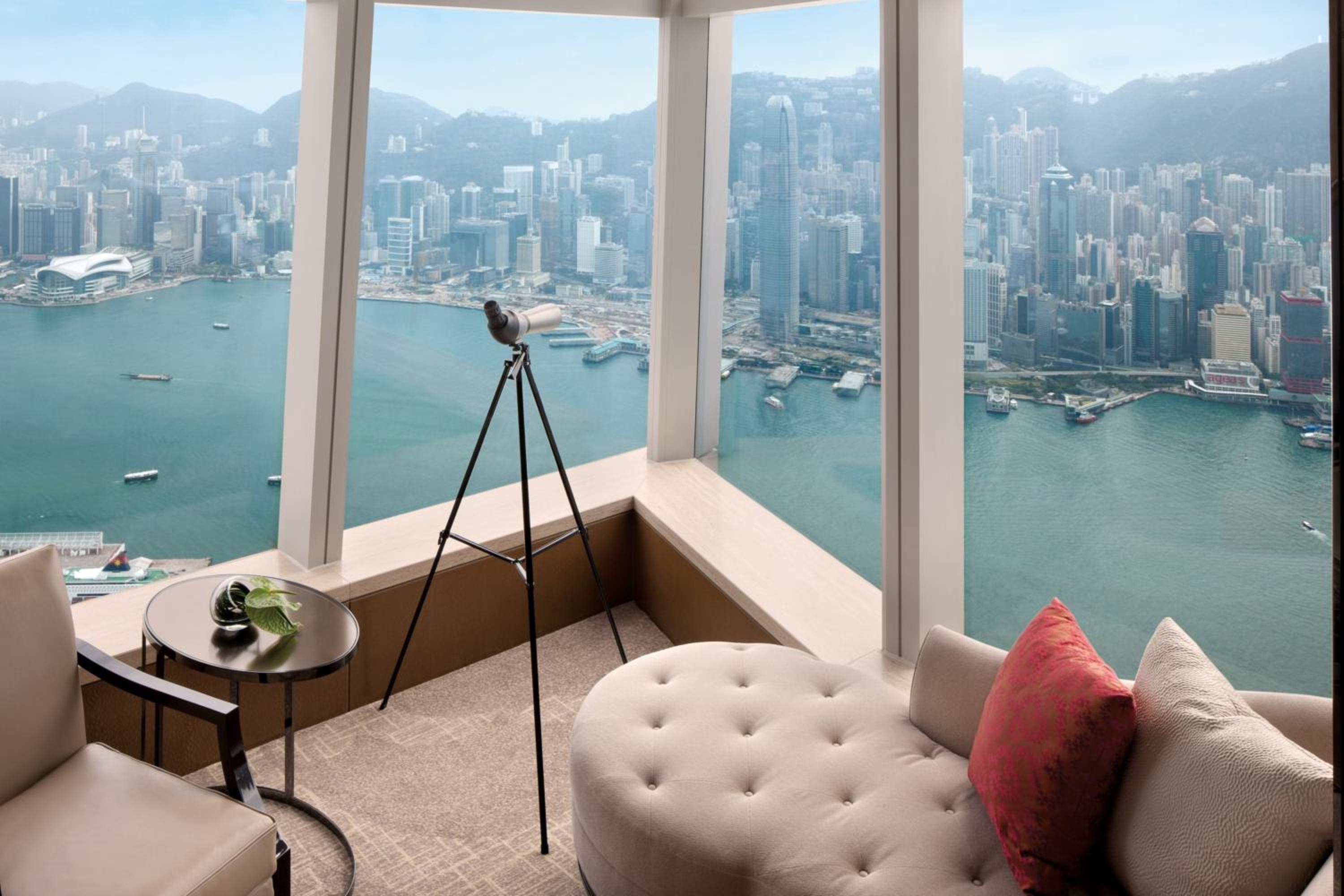 Deluxe Victoria Harbor Suite with King Bed, Club Lounge Access