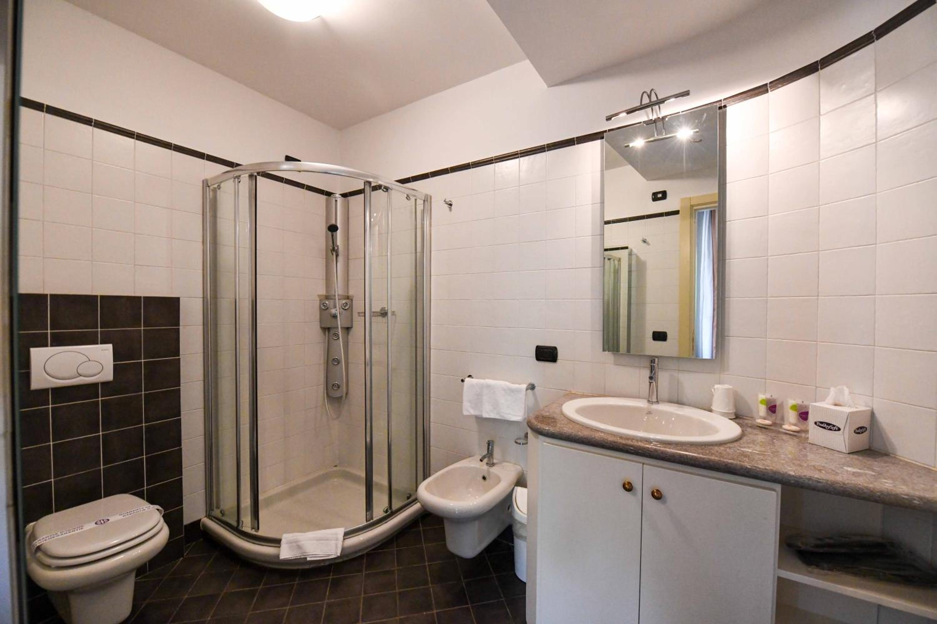 Superior Double or Twin Room photo 2