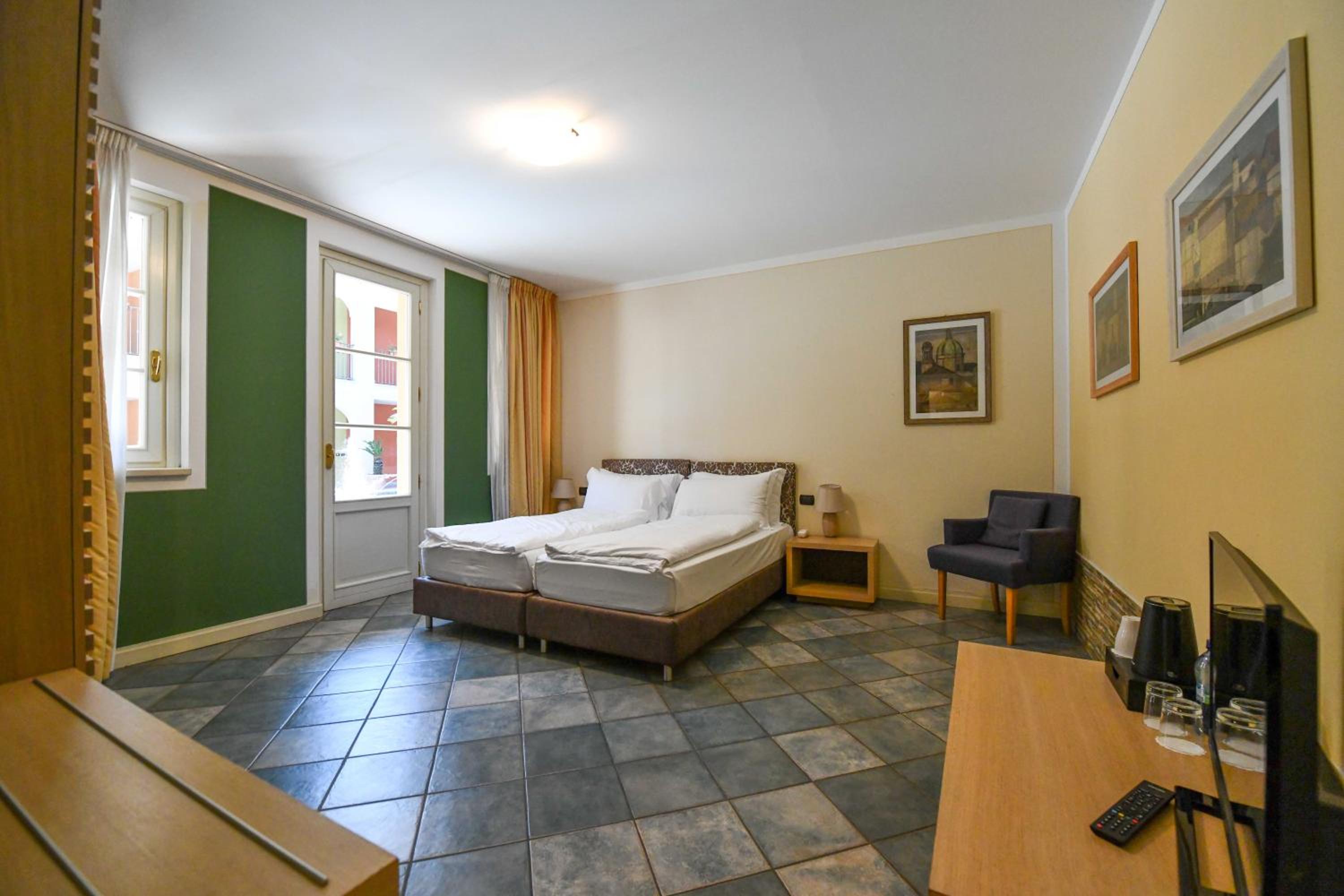 Superior Double or Twin Room photo 3