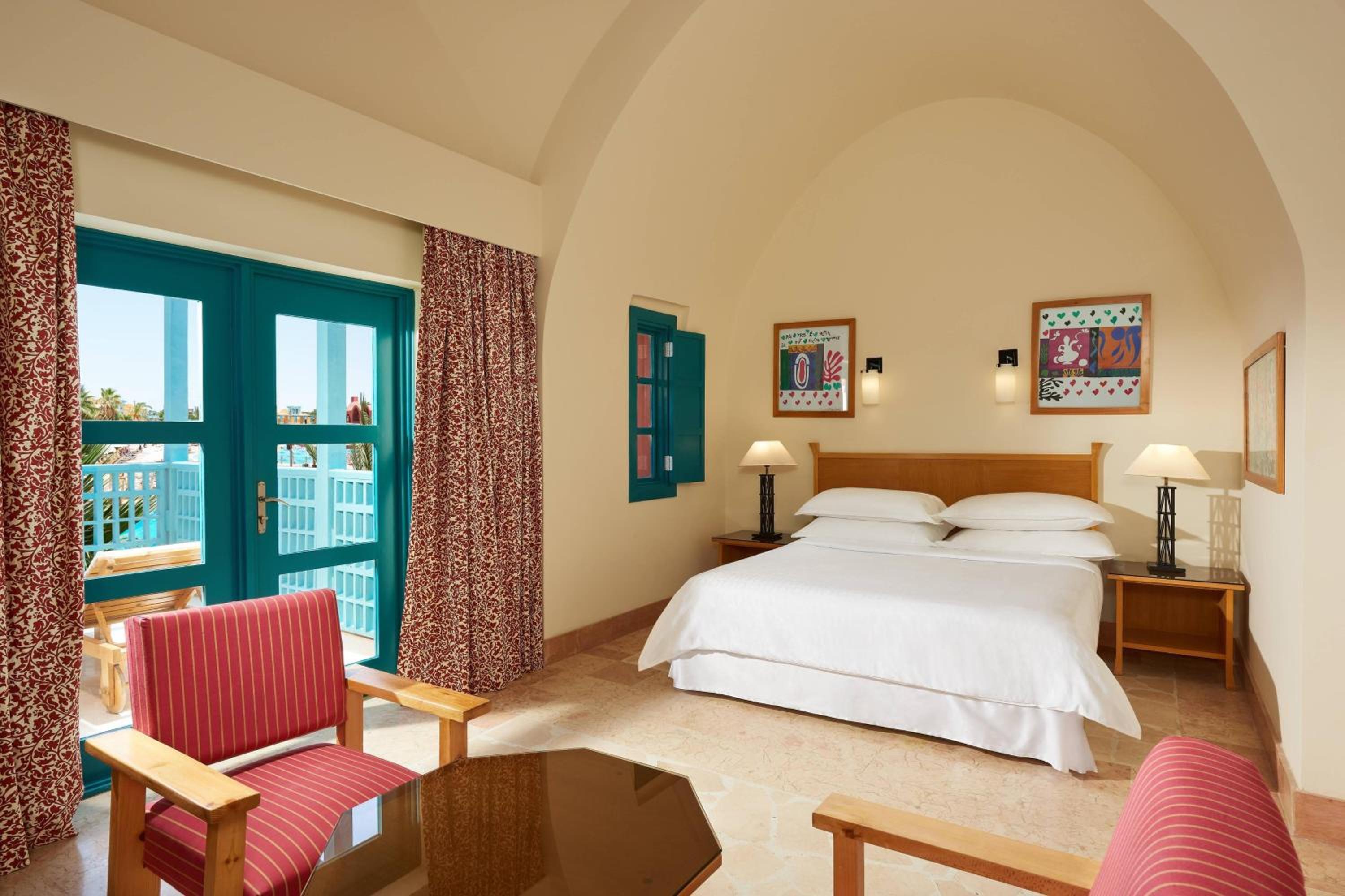Guest room, 1 King, Partial sea view photo 1