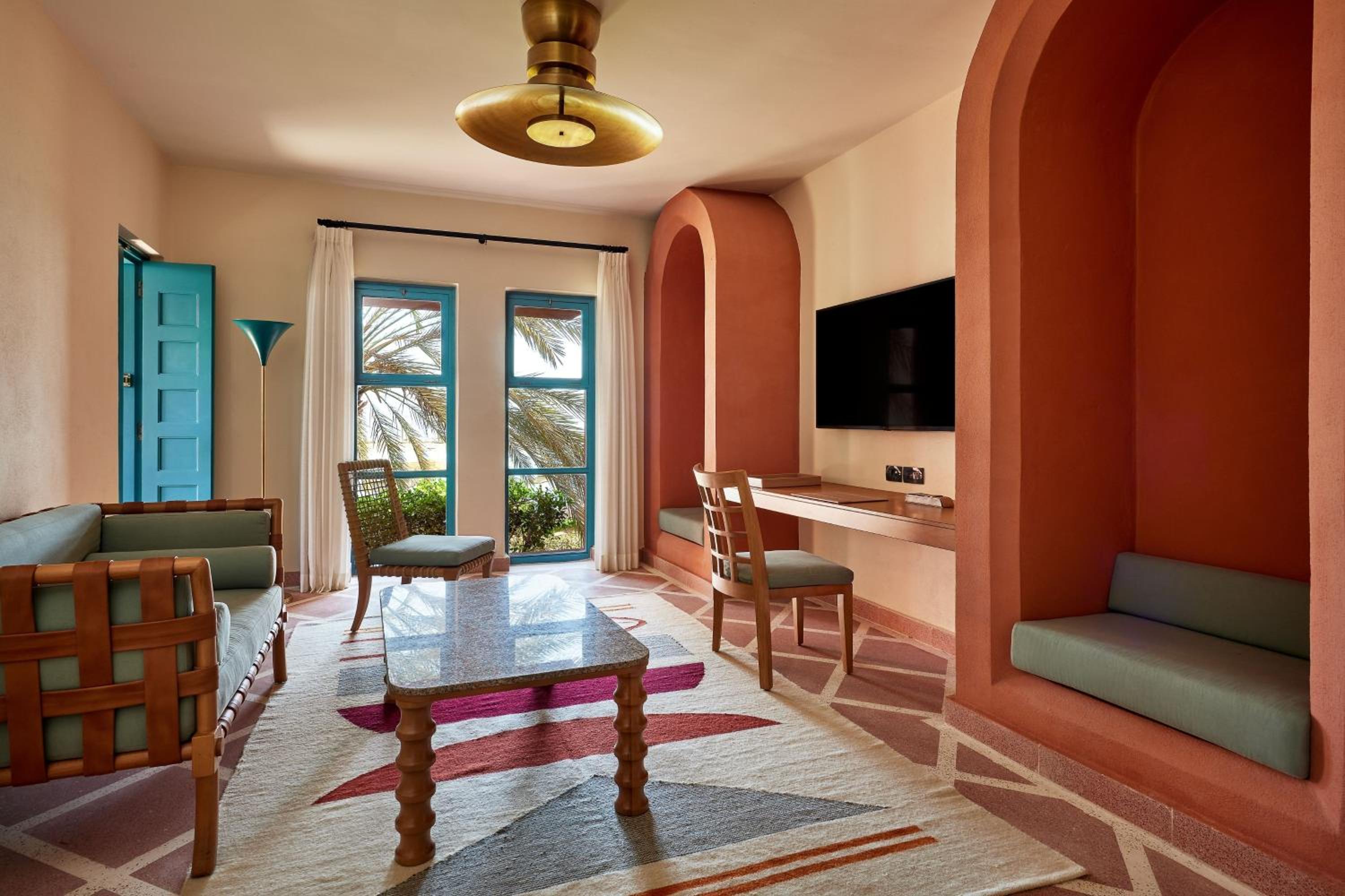 Executive Suite, 1 Bedroom Executive Suite, 1 King, Balcony photo 1