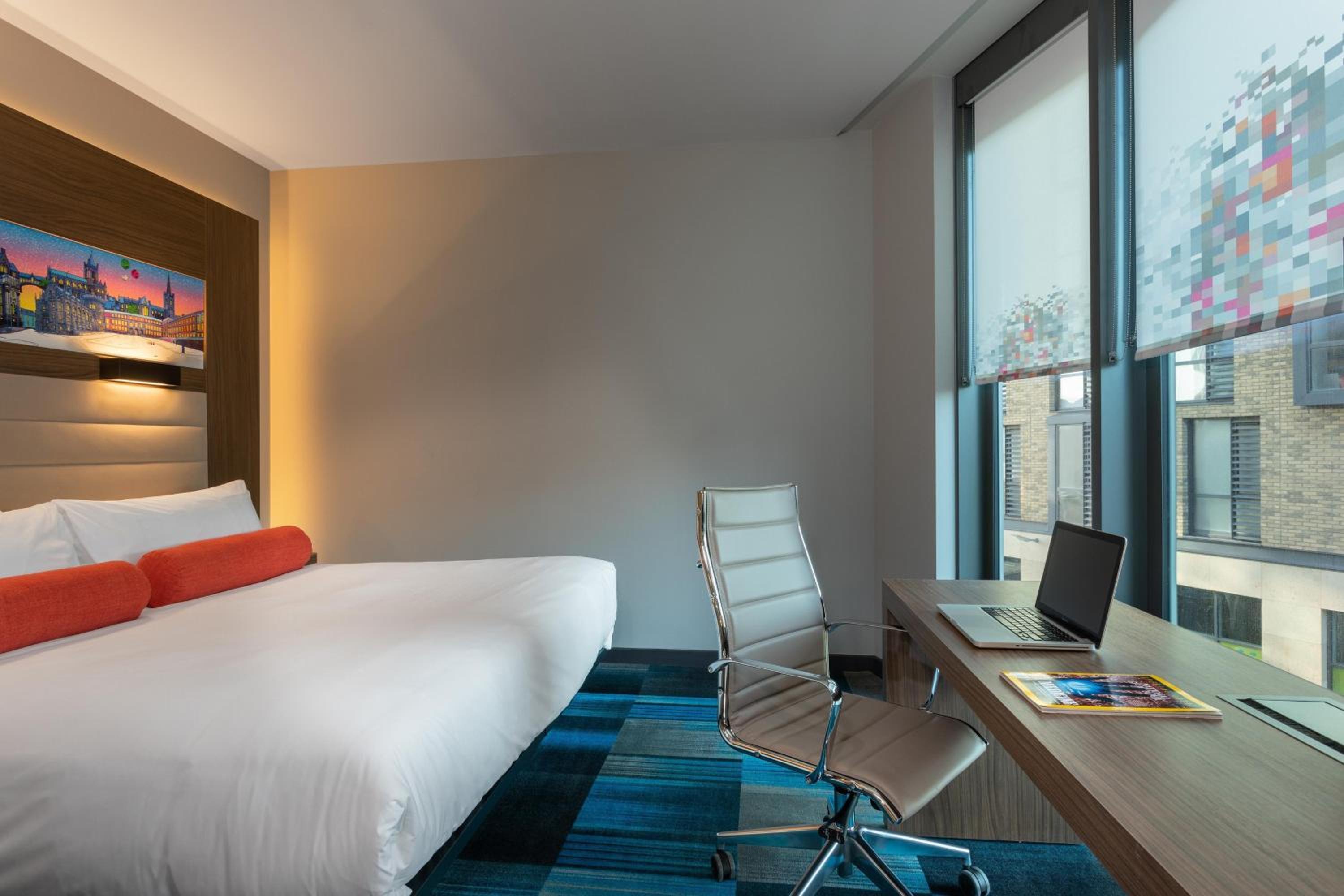 Aloft Suite Room