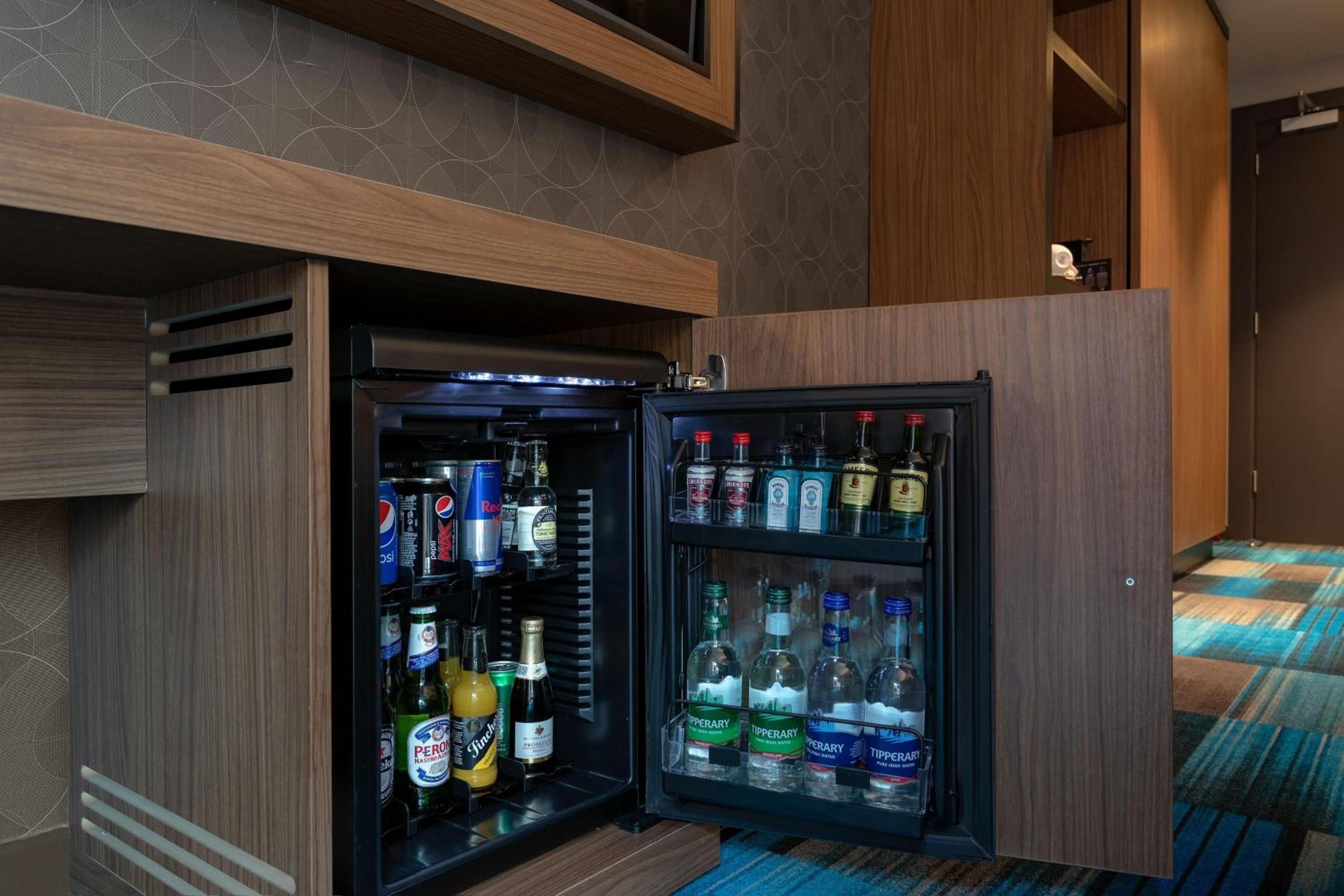 Aloft Queen Room - Accessible