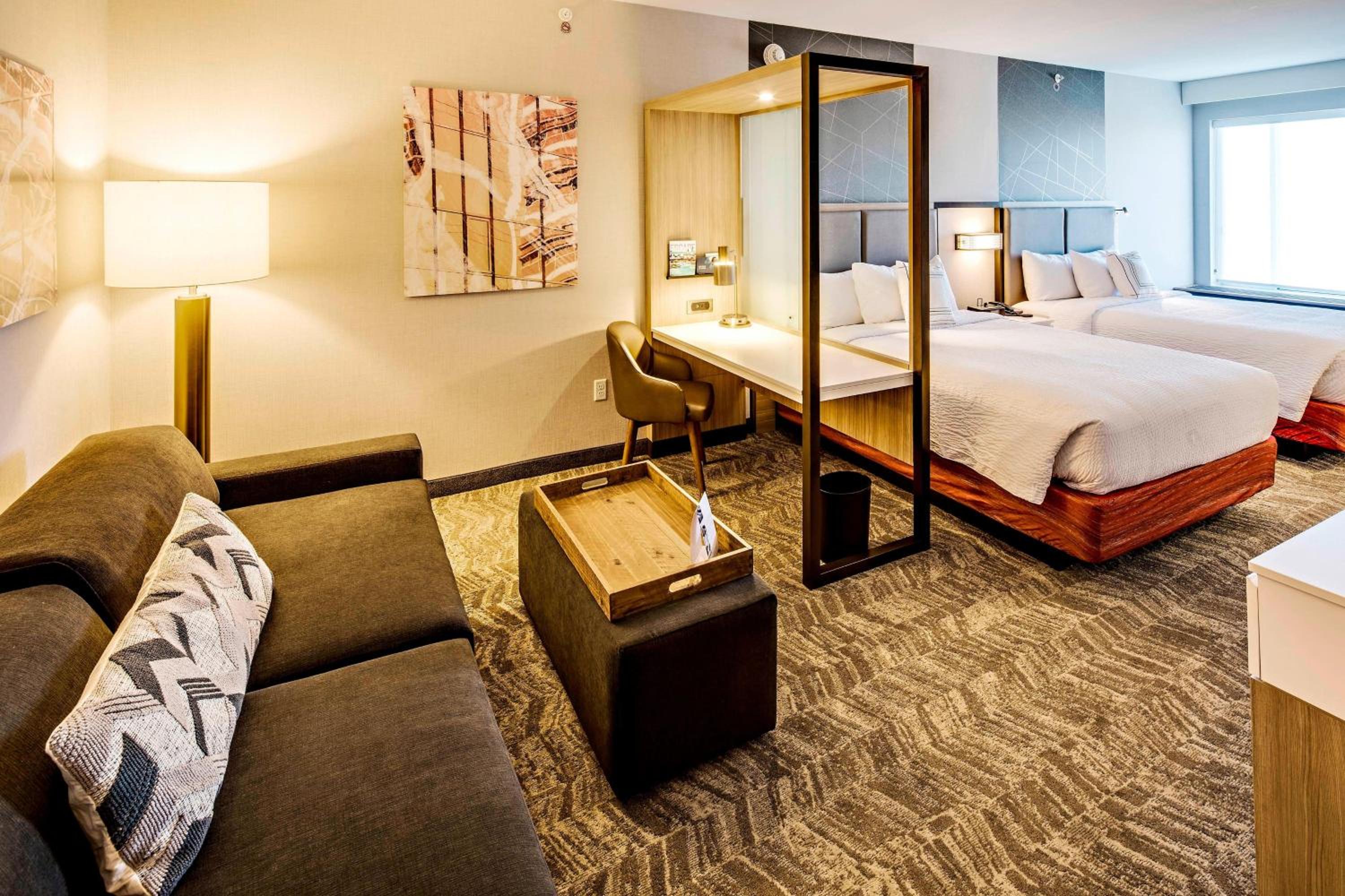 Queen Suite with Two Queen Beds