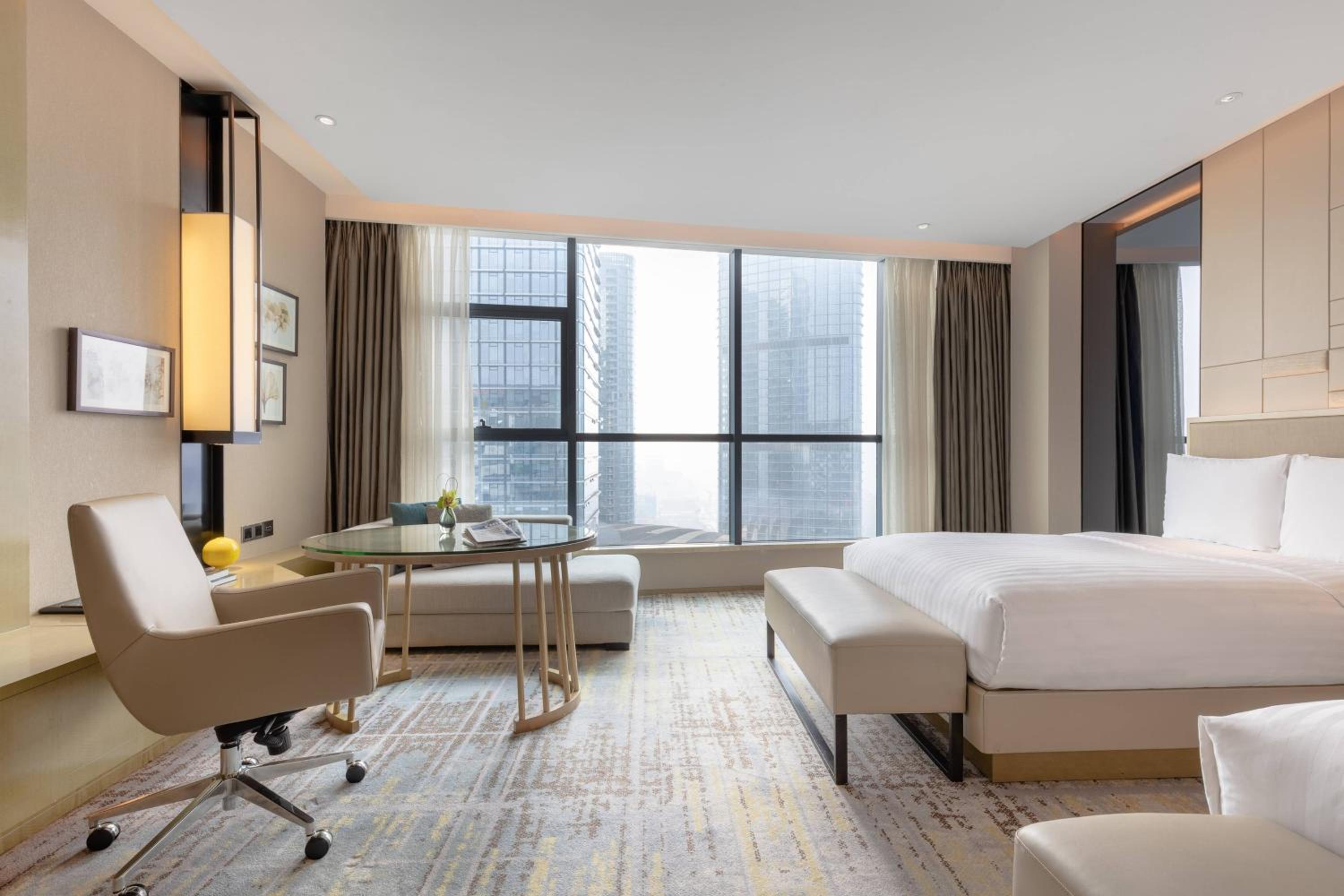 Executive Deluxe Twin Beds Room thumbnail 6